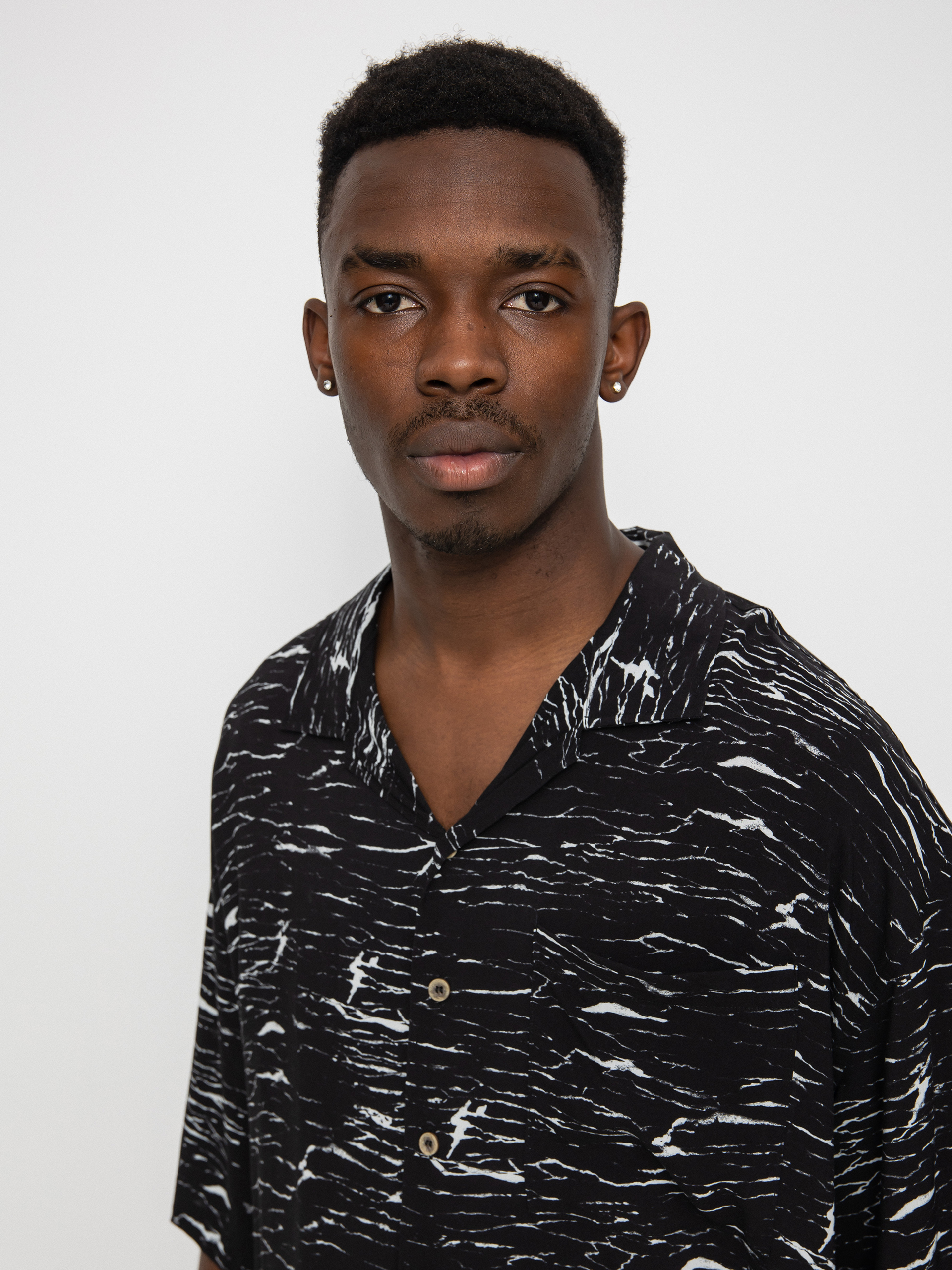 Koszula Quiksilver X Stranger Things Veinscose (upside down static black)