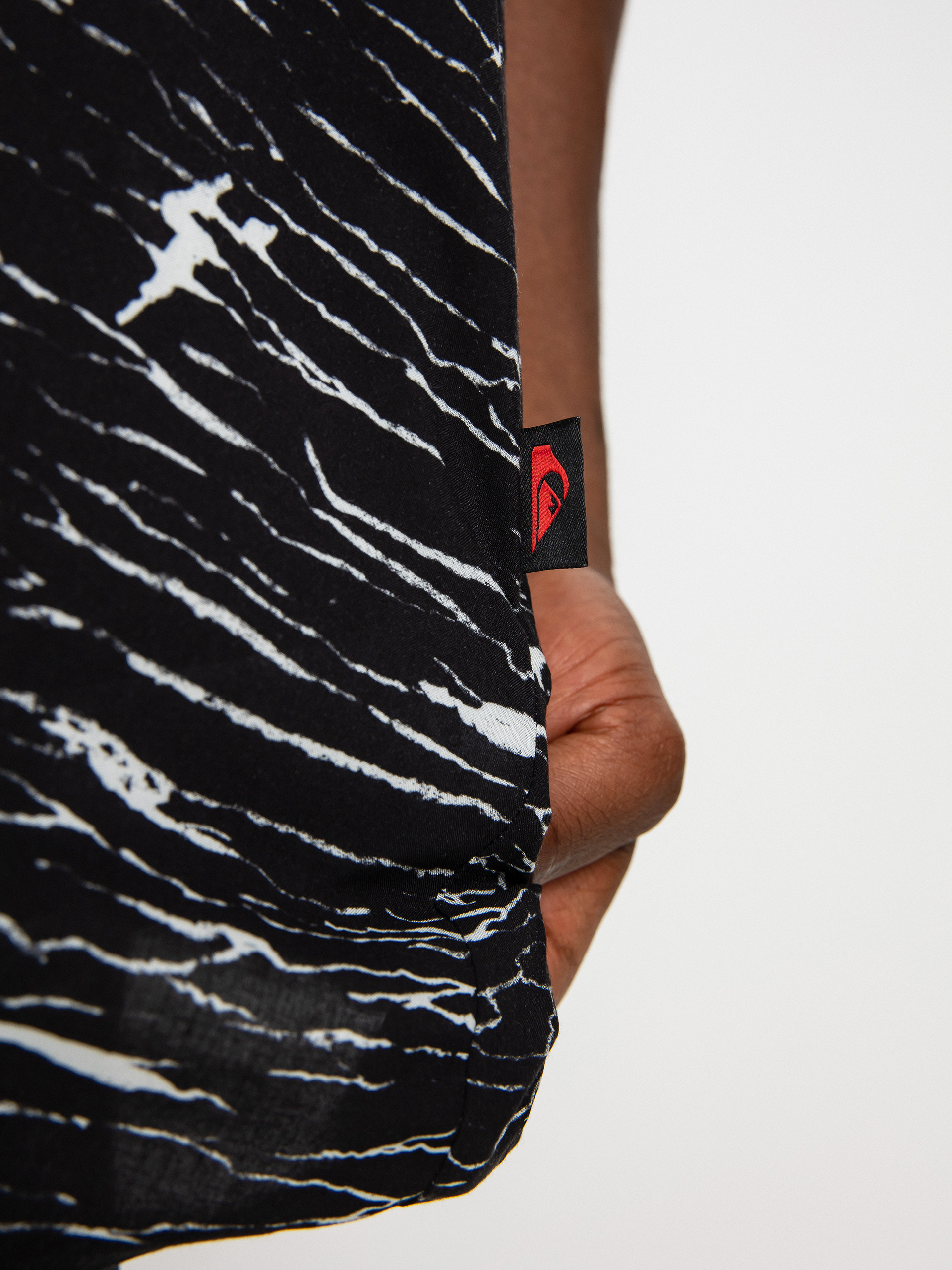 Koszula Quiksilver X Stranger Things Veinscose (upside down static black)