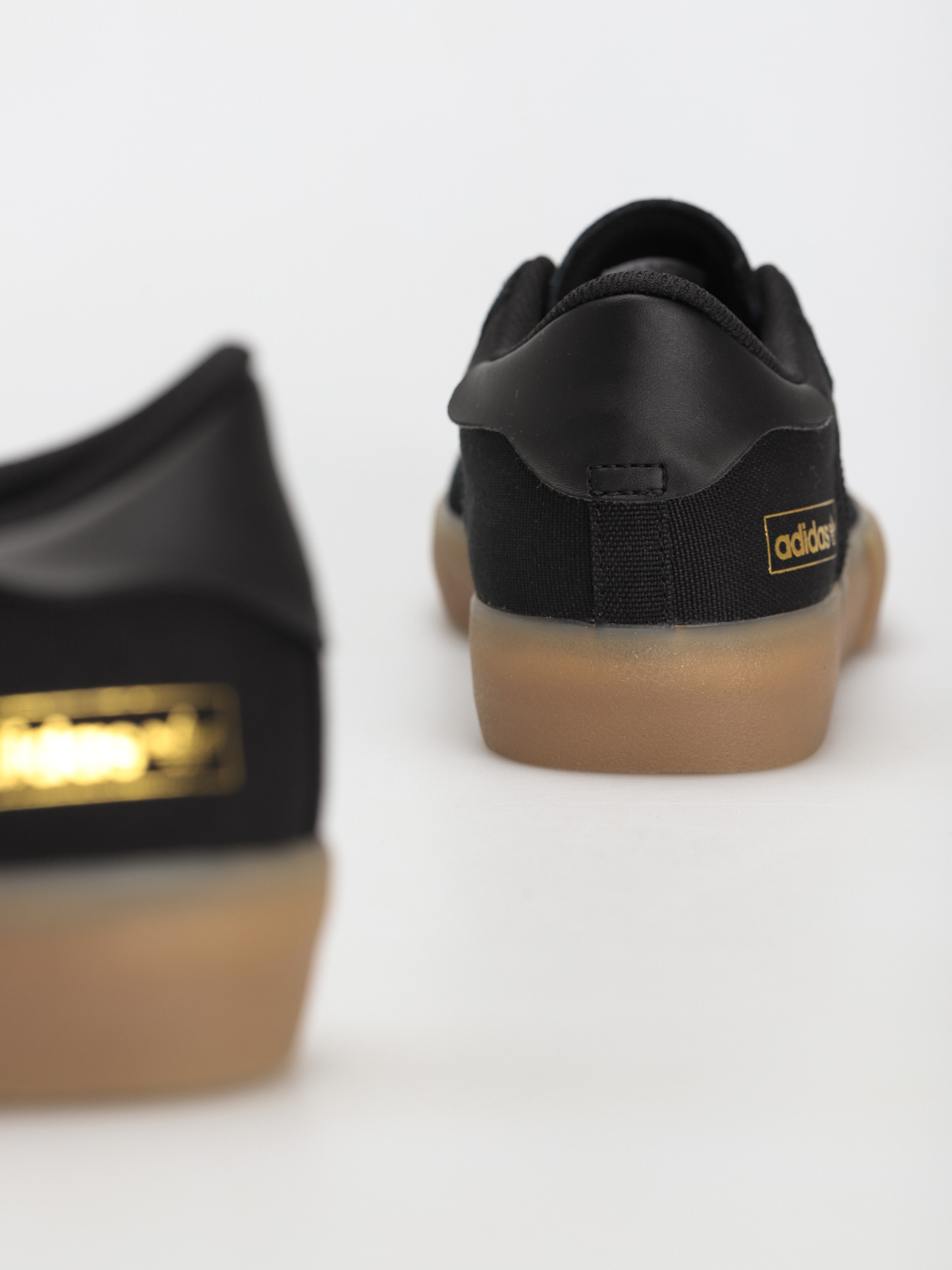 Buty adidas Matchbreak Super (cblack/cblack/goldmt)