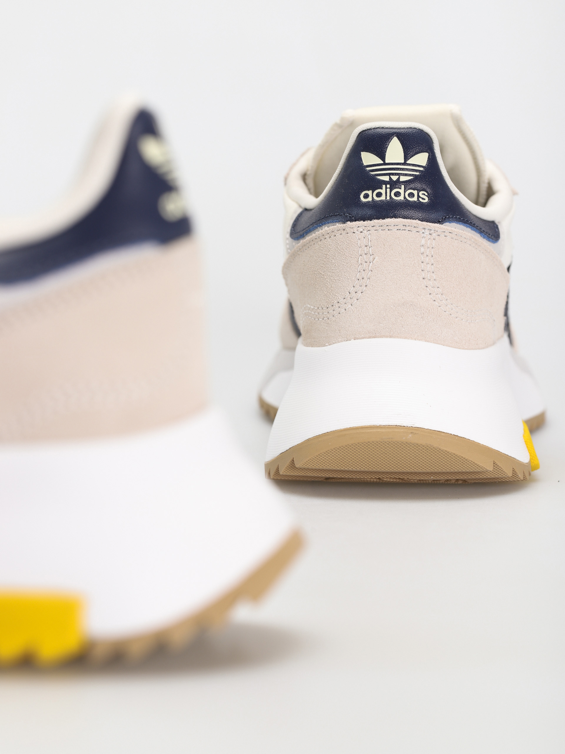 Buty adidas Originals Retropy F2 (owhite/shanav/hazyel)