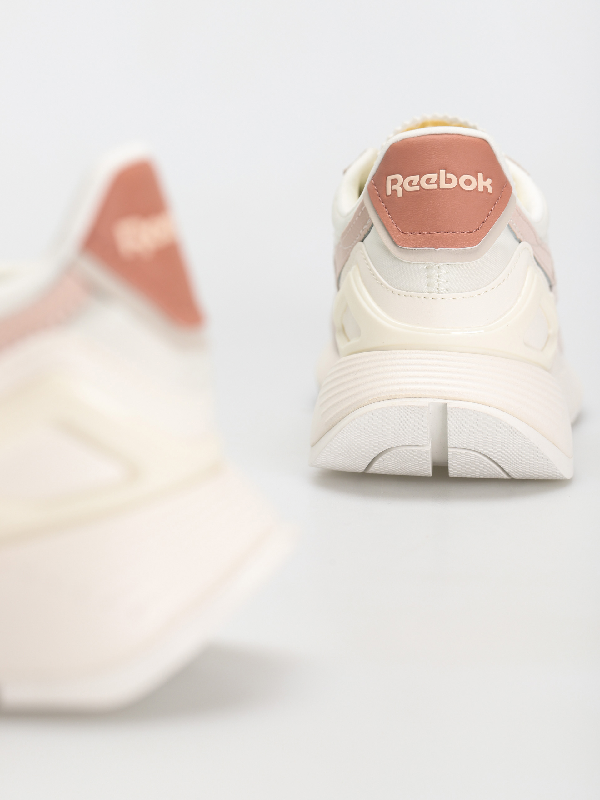 Buty Reebok Cl Legacy Az Wmn (sofecr/cancor/chalk)