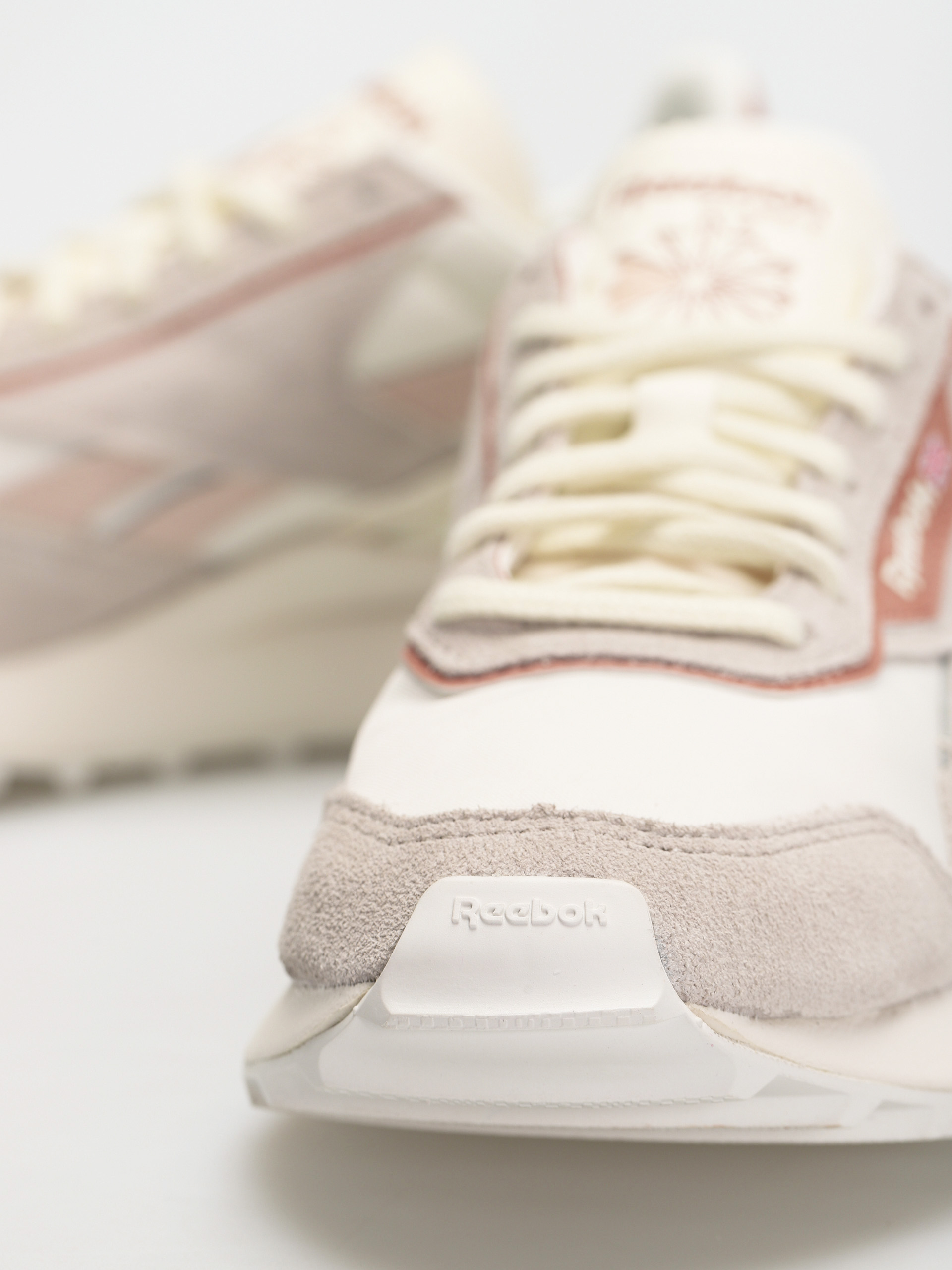 Buty Reebok Cl Legacy Az Wmn (sofecr/cancor/chalk)