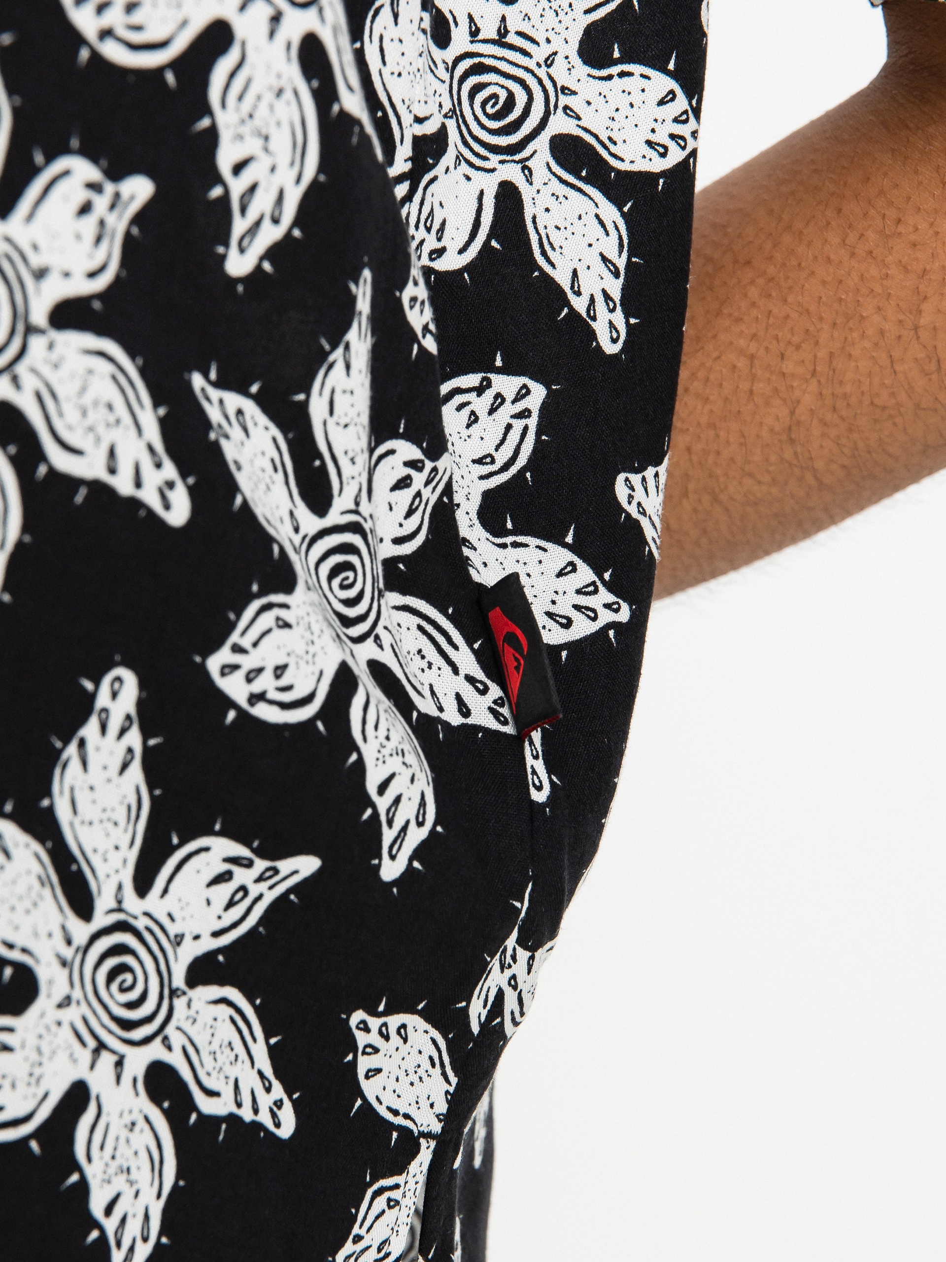 Koszula Quiksilver X Stranger Things Upside Down Wmn (upsidown monster flower black)