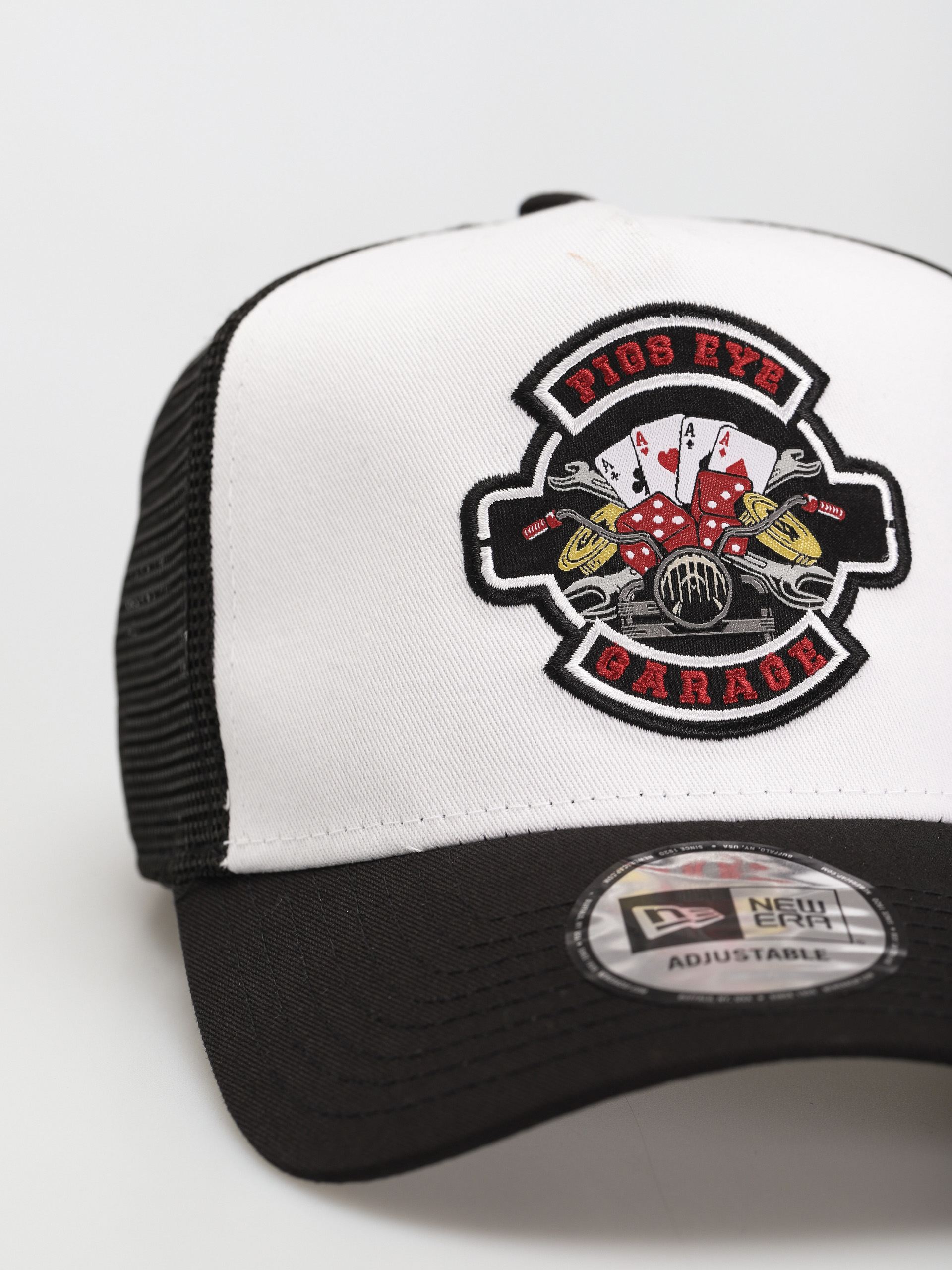 Czapka z daszkiem New Era Location Icon Trucker (black)