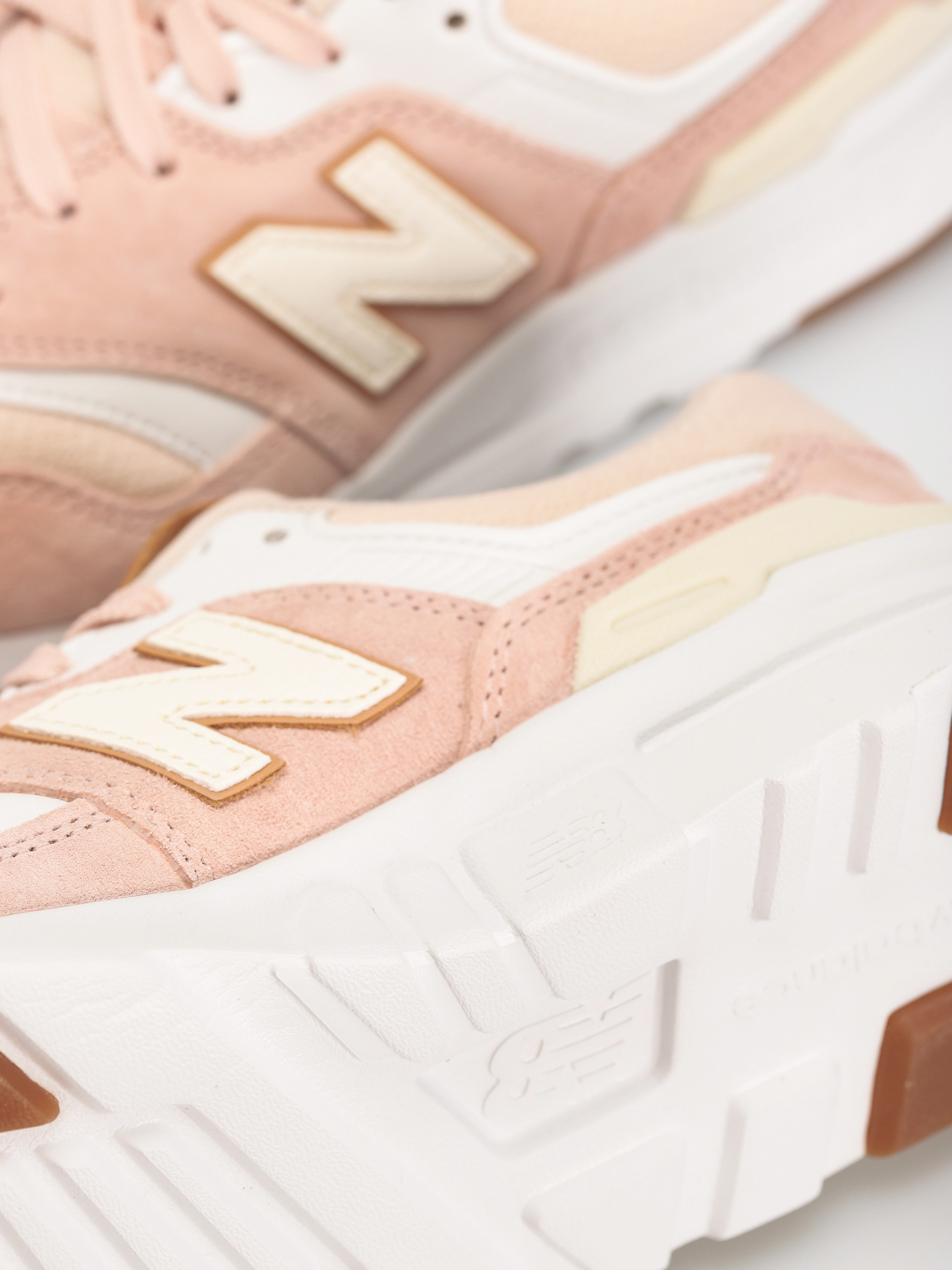 Buty New Balance 997 Wmn (pink haze)