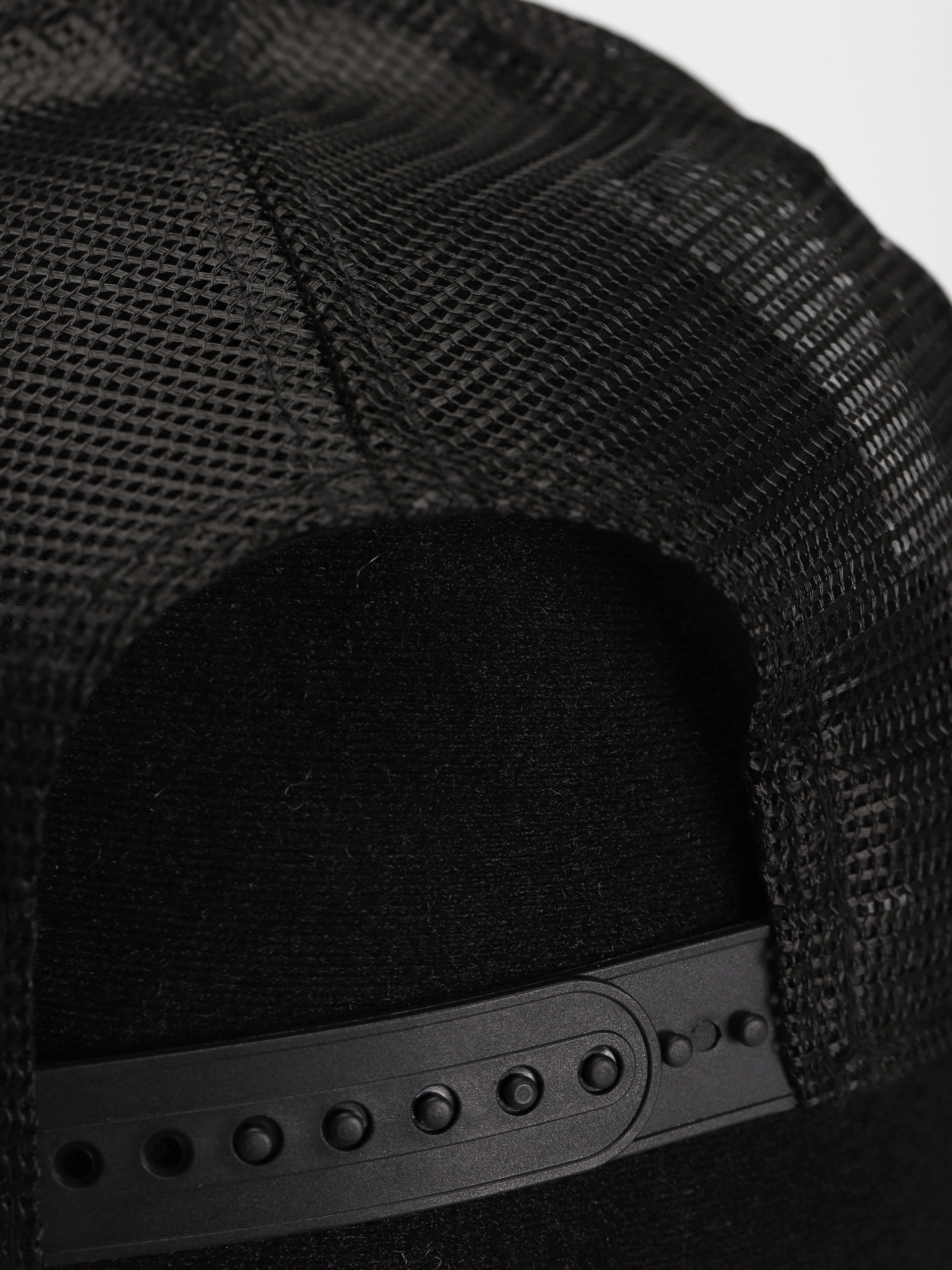 Czapka z daszkiem New Era Location Icon Trucker (khaki/white)