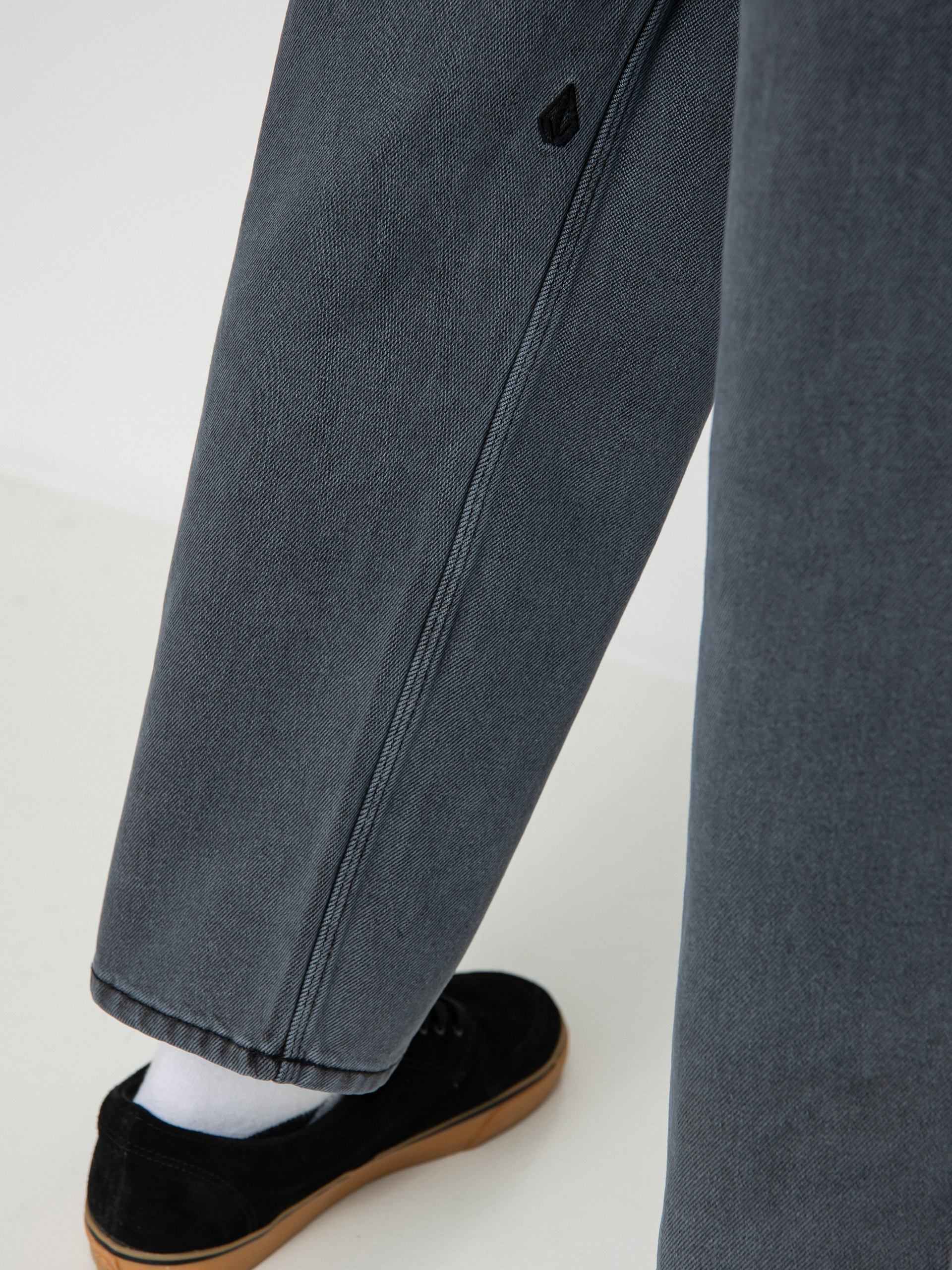 Spodnie Volcom Modown Tapered Denim (fade to black)