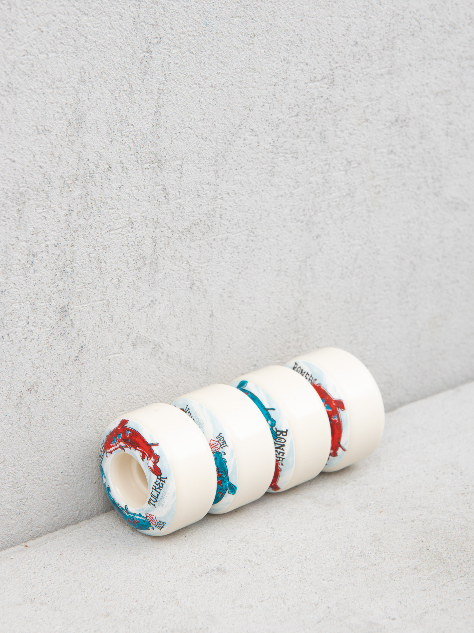 Kółka Bones Tucker Big Fish V1 Standard STF 103A (white)