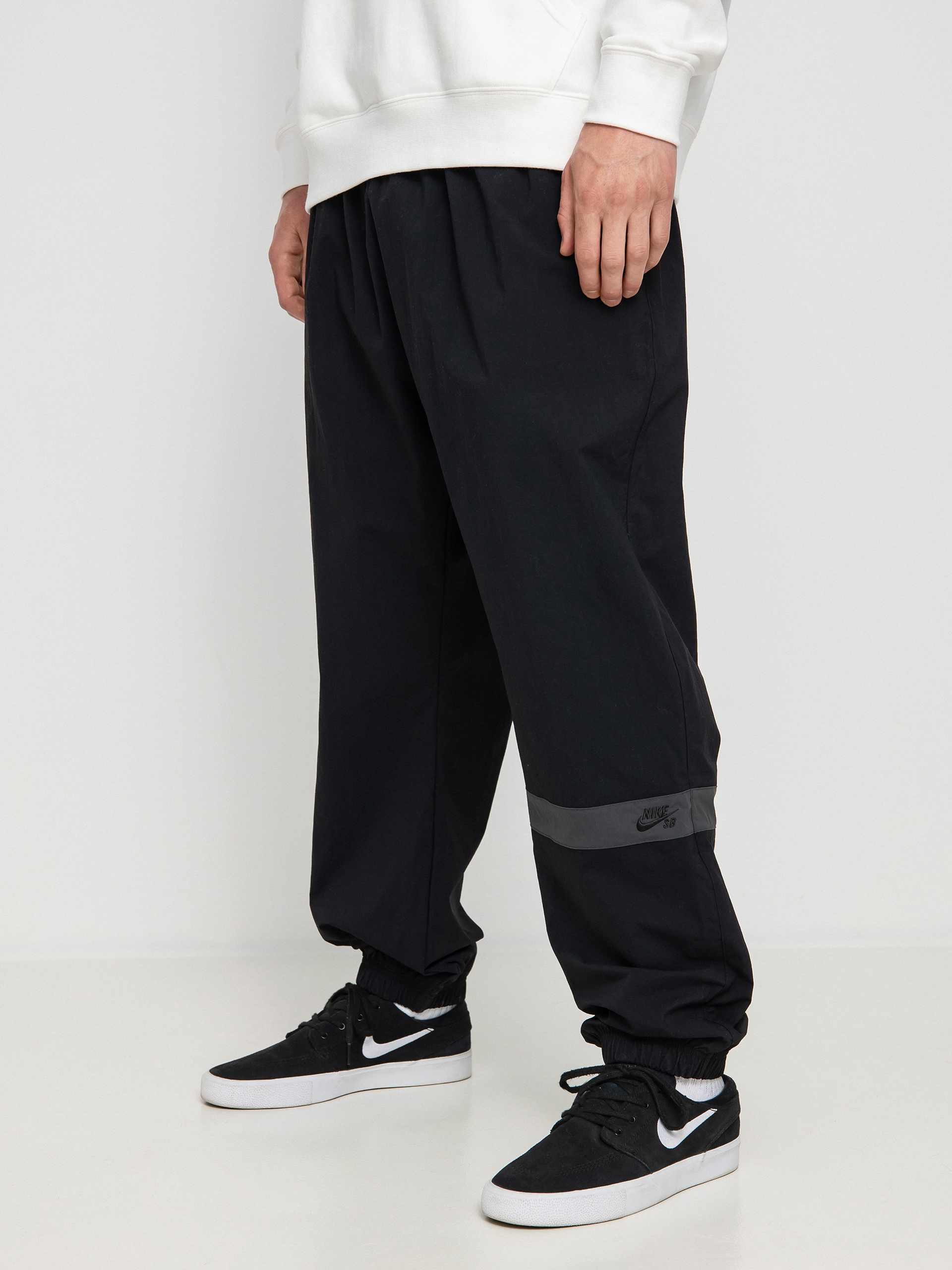 Spodnie Nike SB Essentials Track (black/anthracite)