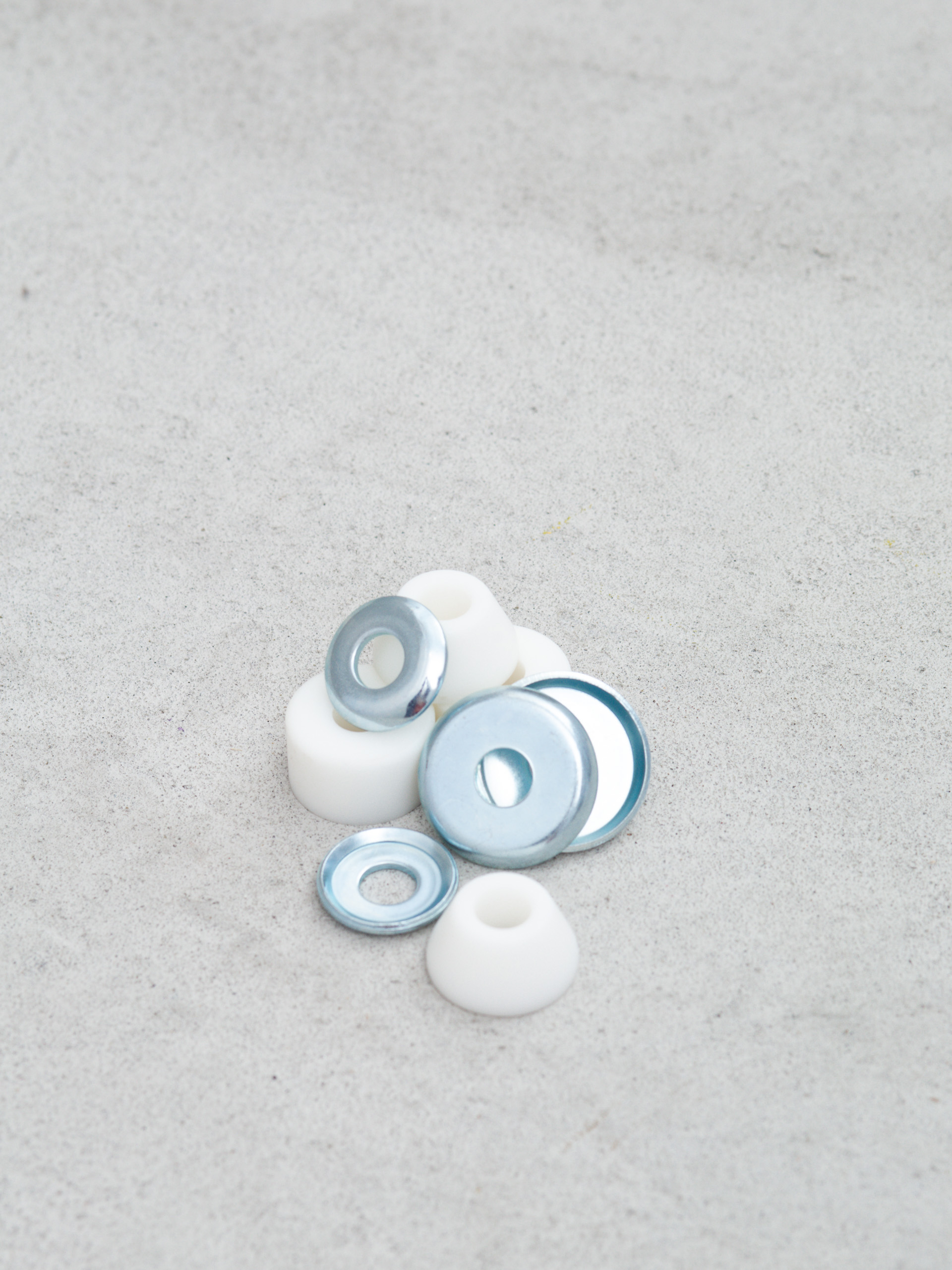 Gumki Ace Stock Medium Bushings (white)