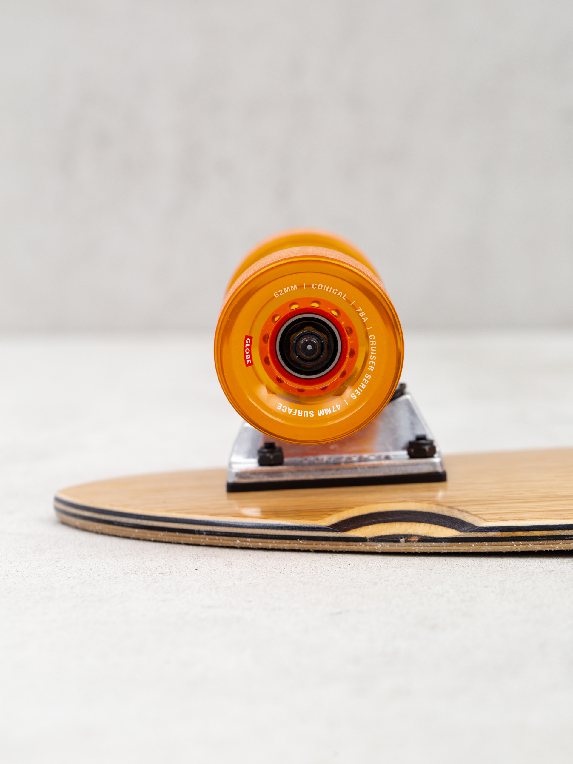 Deskorolka cruiser Globe Blazer (white oak/concrete)