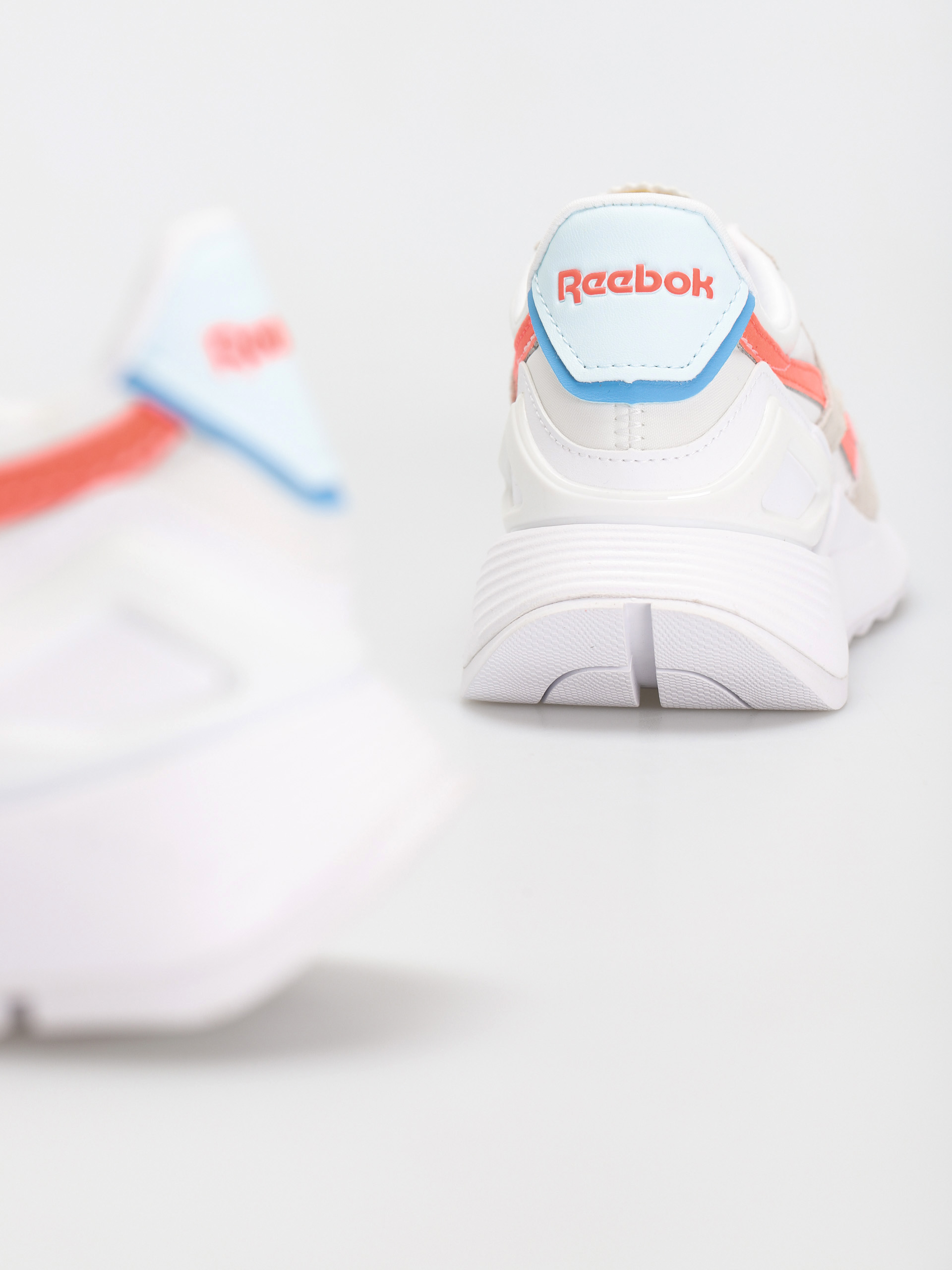Buty Reebok Cl Legacy Az Wmn (ftwwht/moonst/orgfla)
