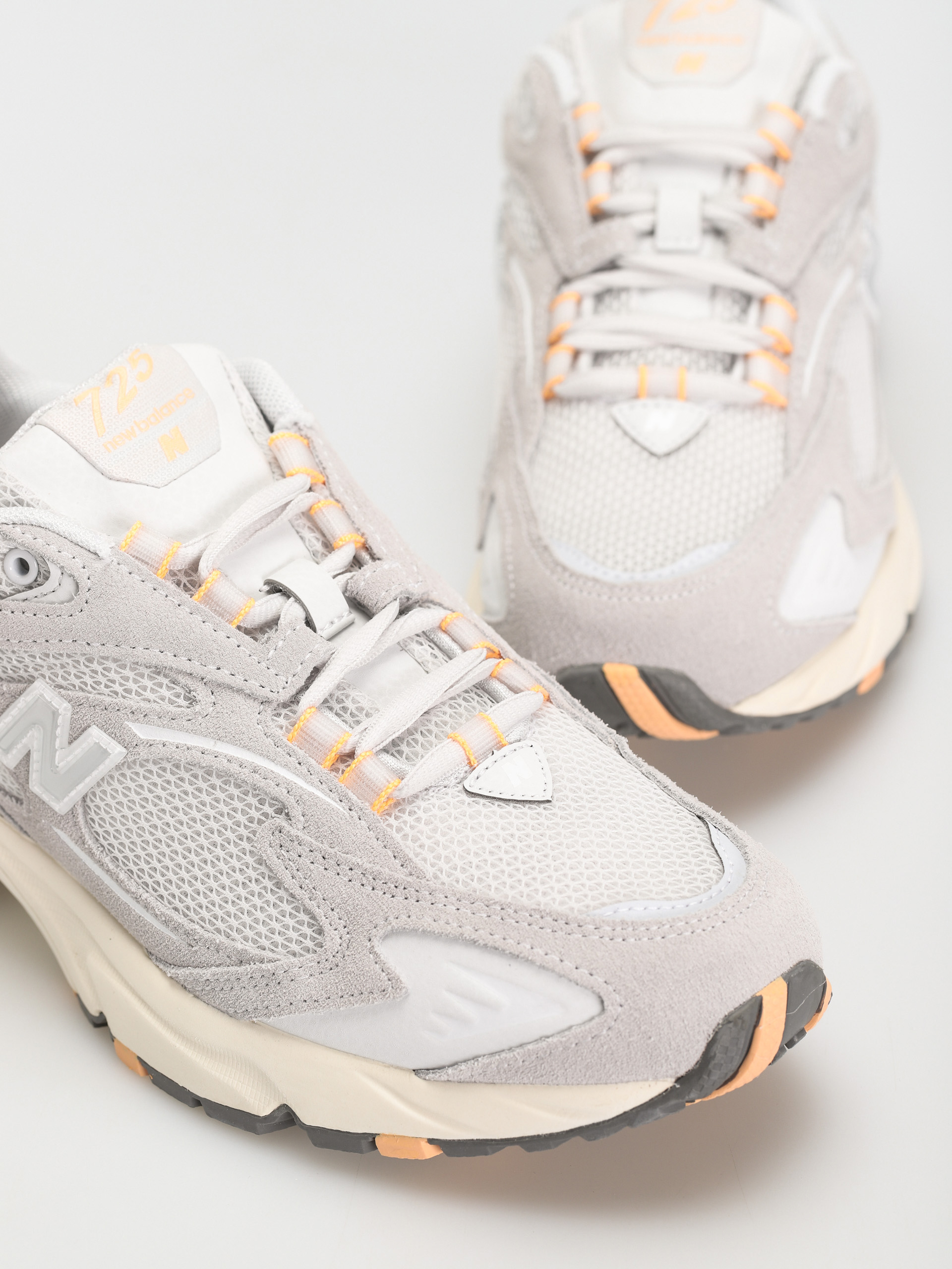 Buty New Balance 725 (munsell white)