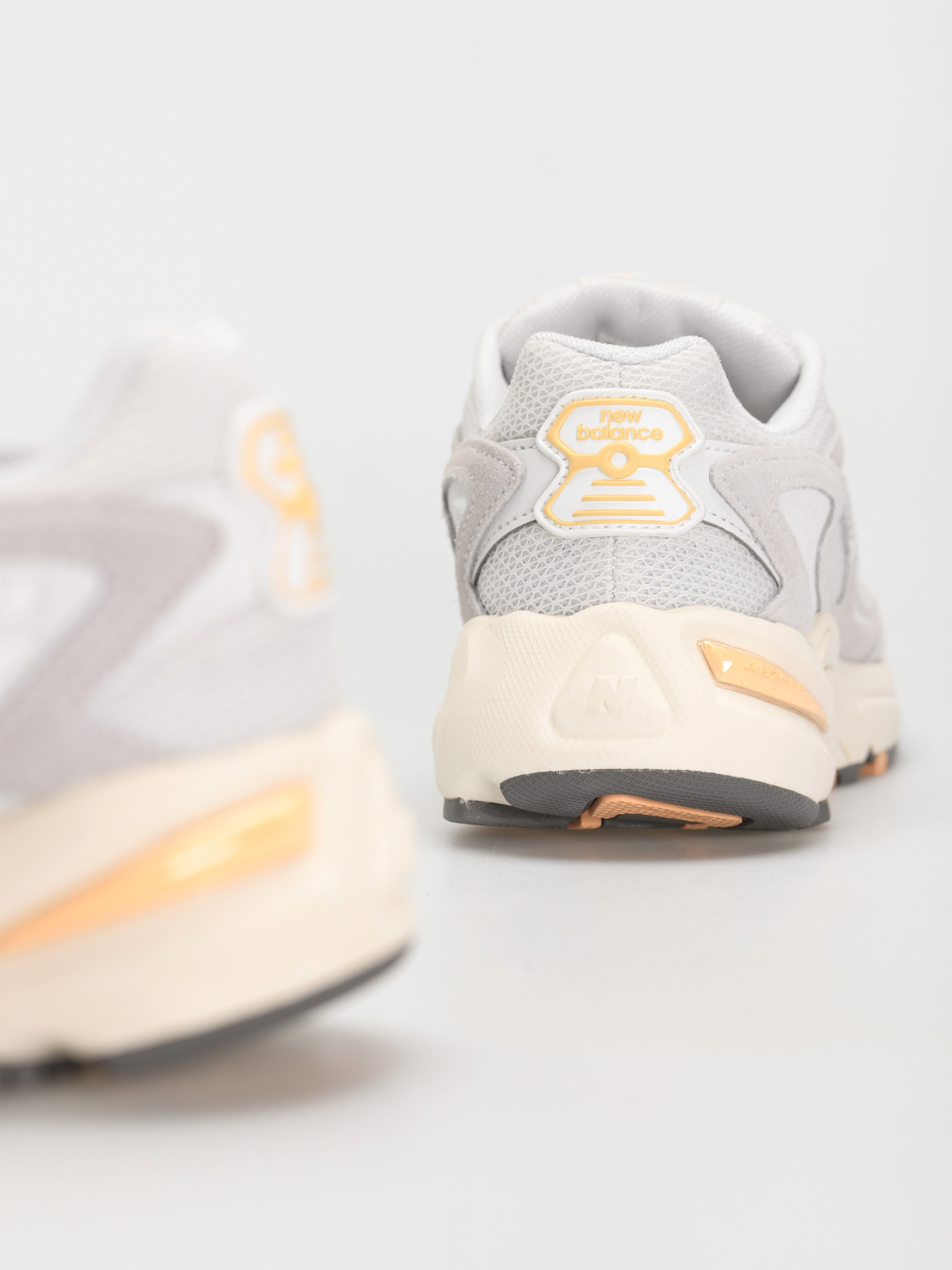 Buty New Balance 725 (munsell white)