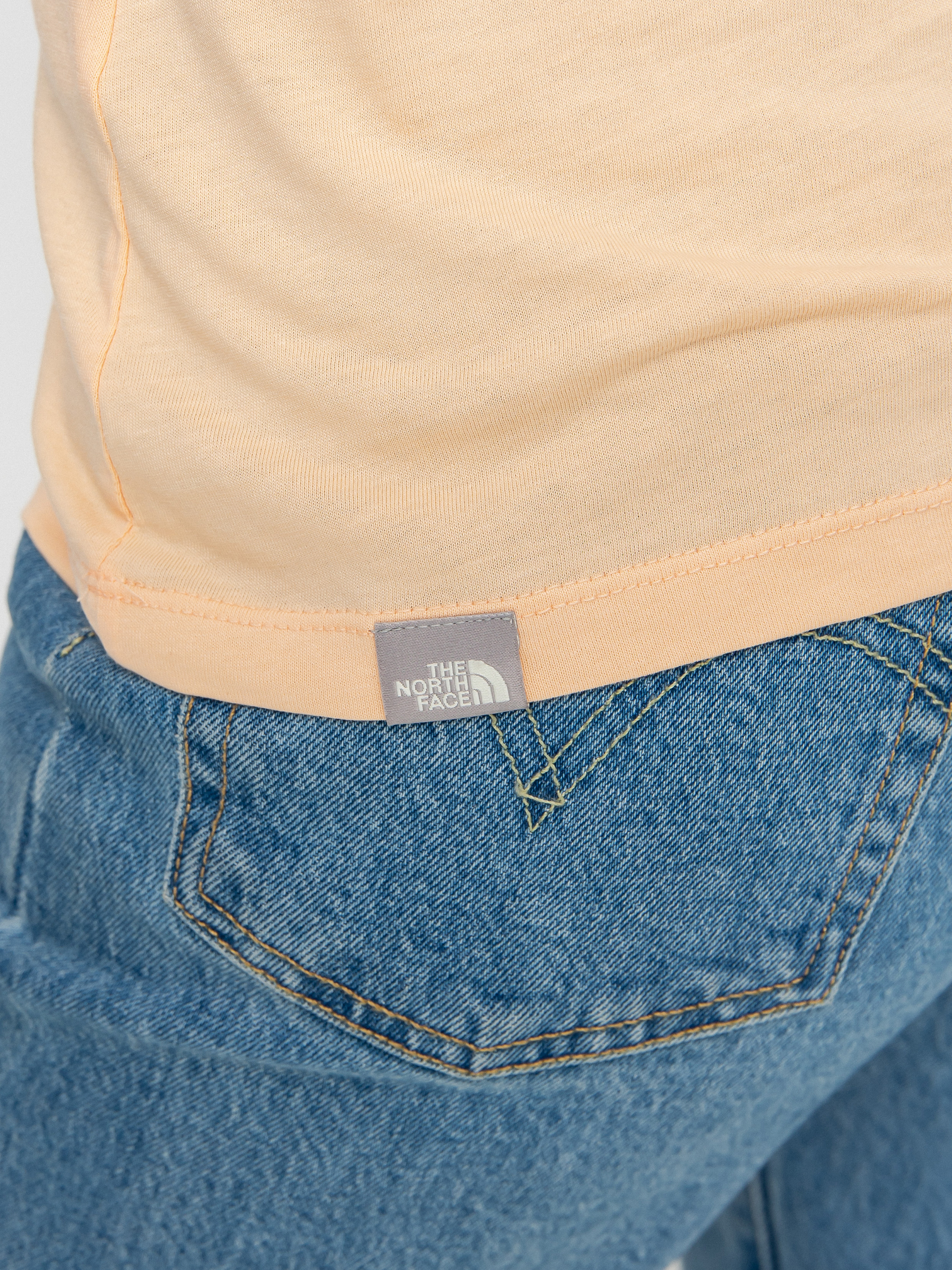 T-shirt The North Face Simple Dome Wmn (apricot ice)