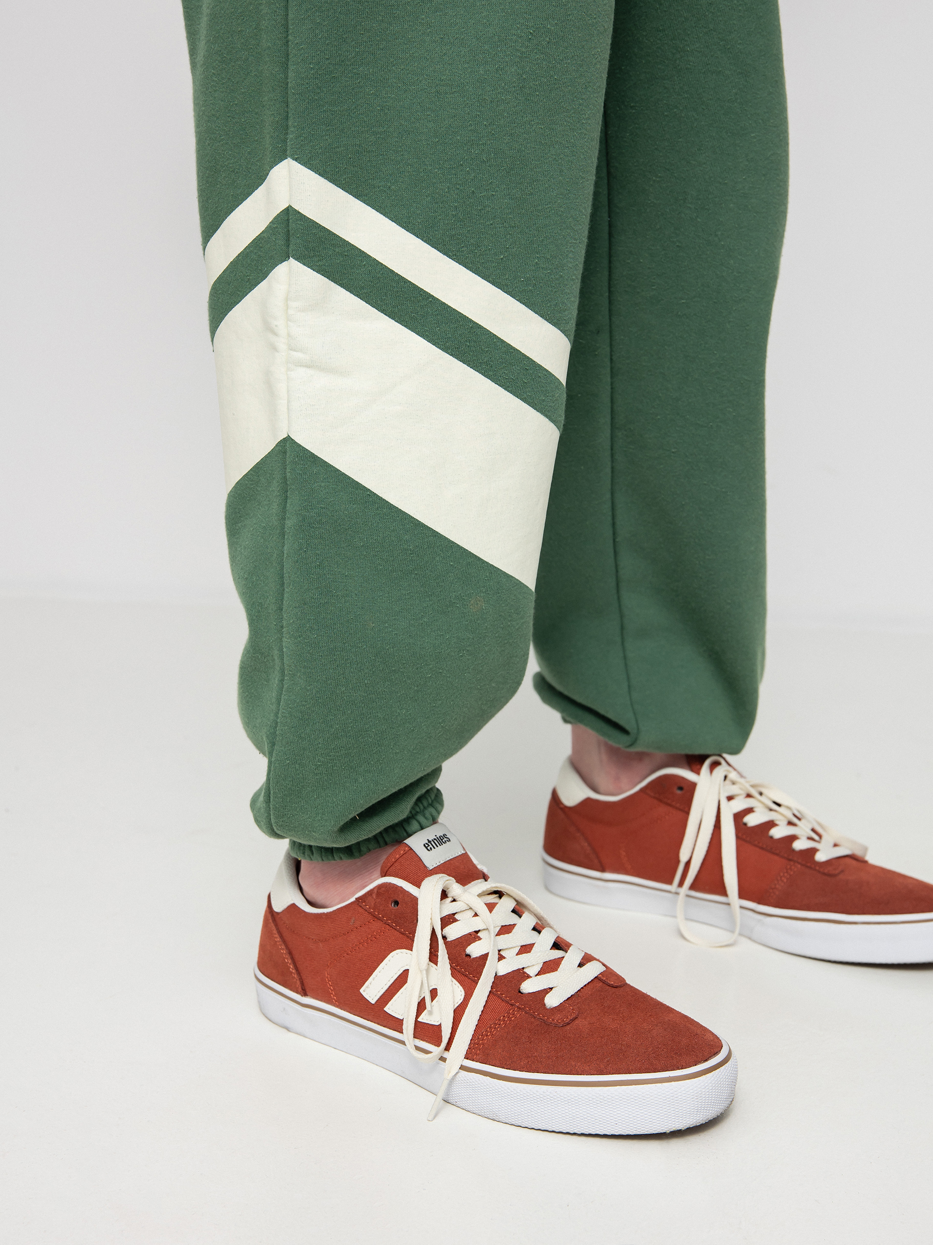 Spodnie Brixton Phys. Ed. Sweatpant (myrtle)