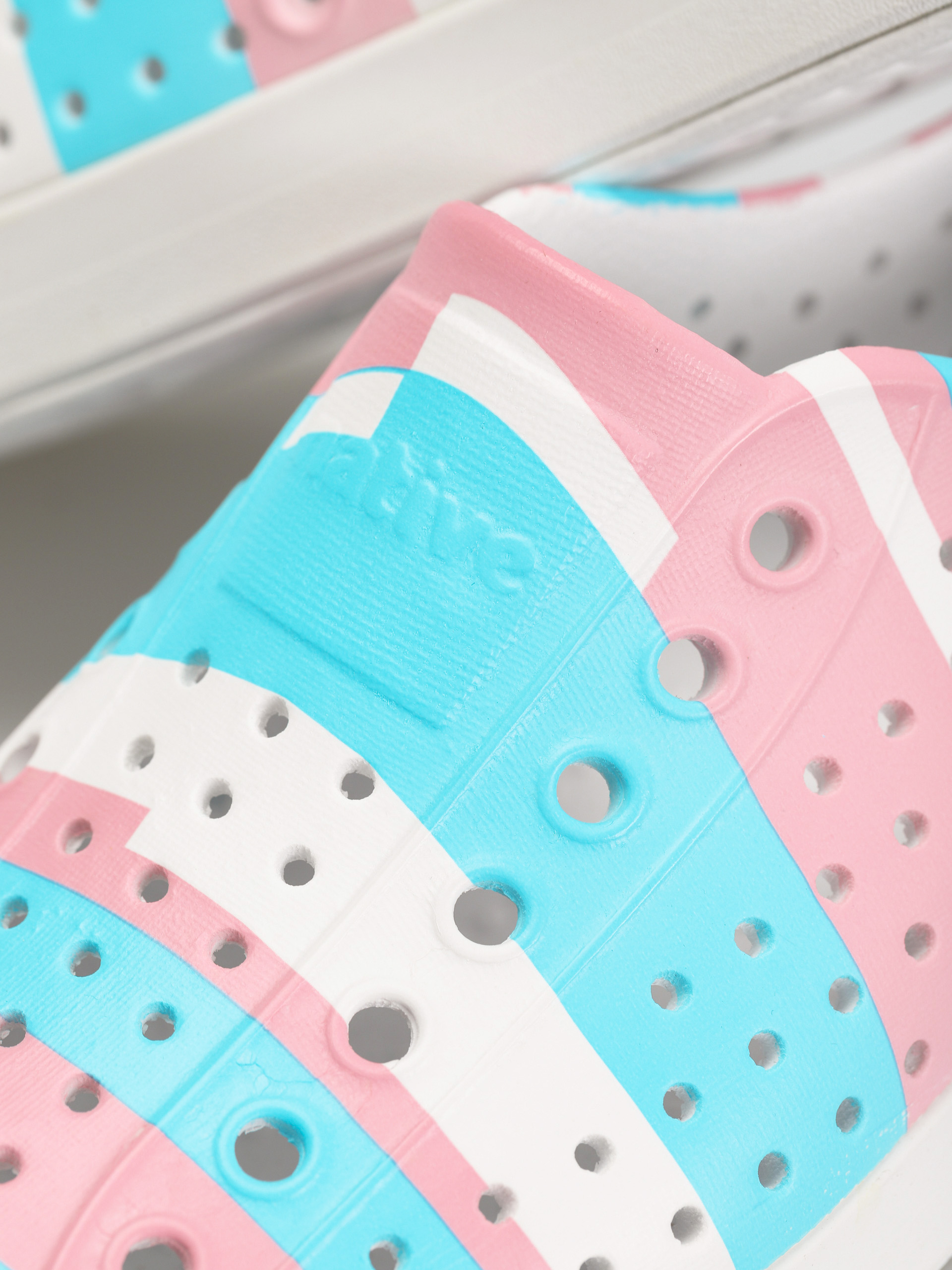 Buty Native Jefferson Print (shell white/shell white/pastel multi stripe)