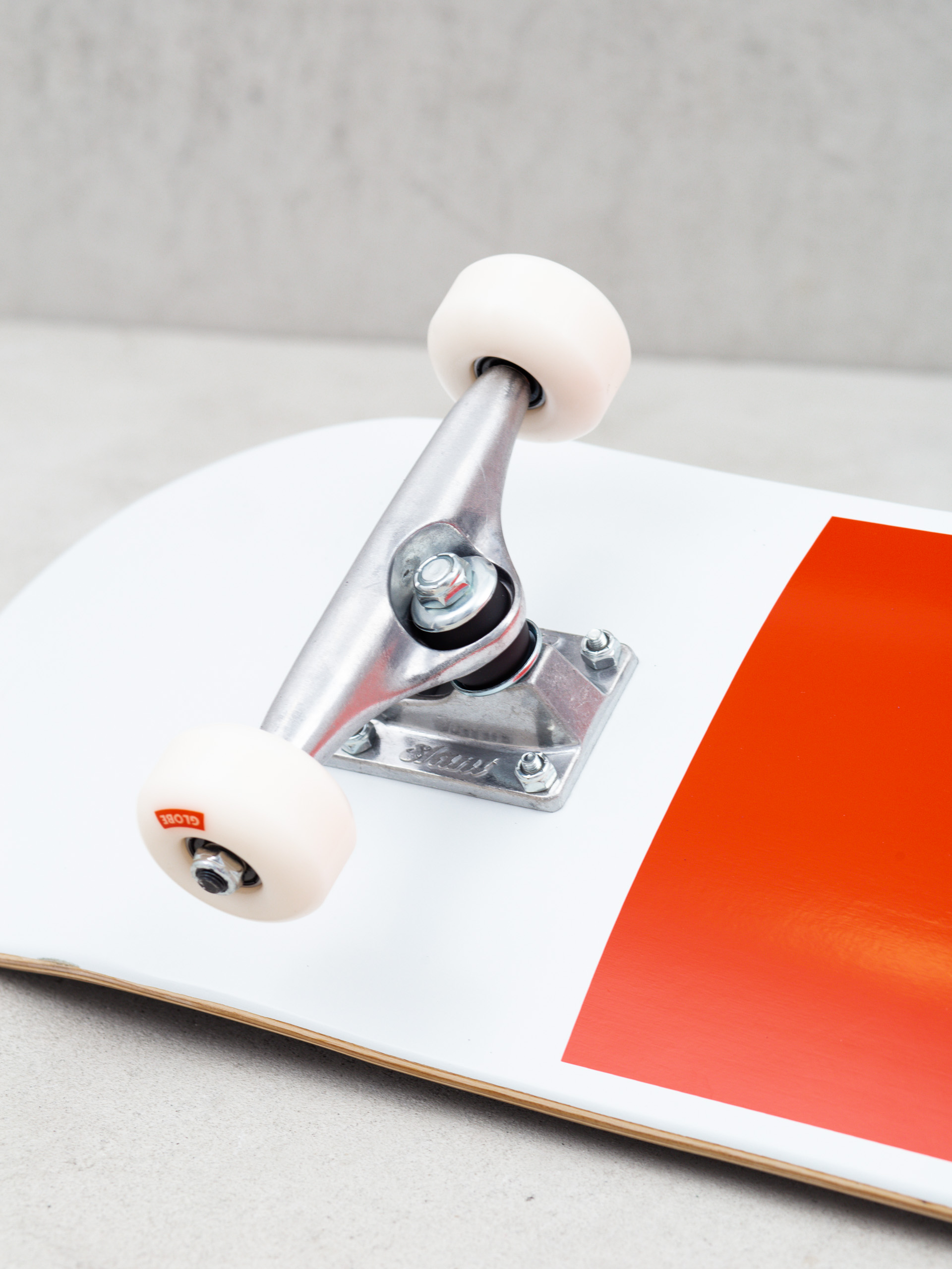 Deskorolka Globe G0 Block Serif (white/red)