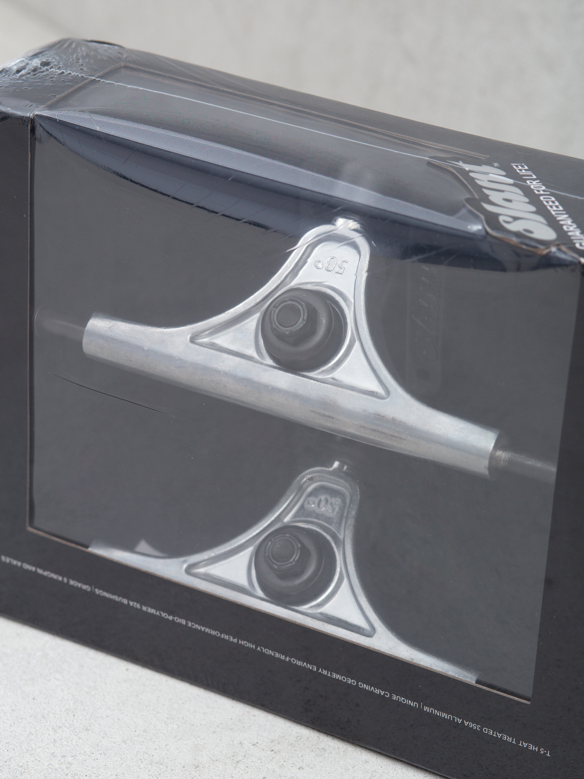 Traki Globe Slant Reverse Kingpin (raw/black)