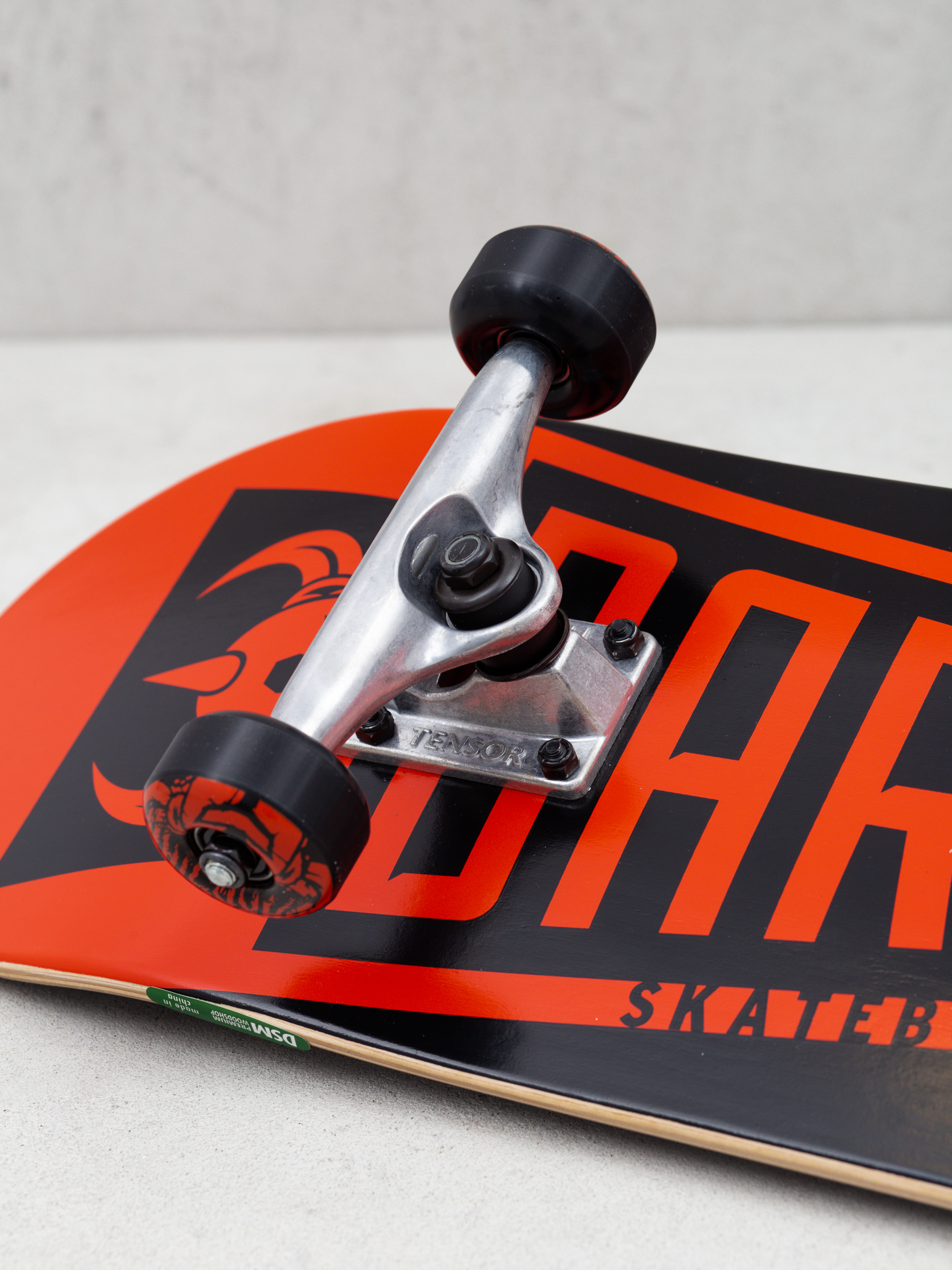 Deskorolka Darkstar Divide (black/red)