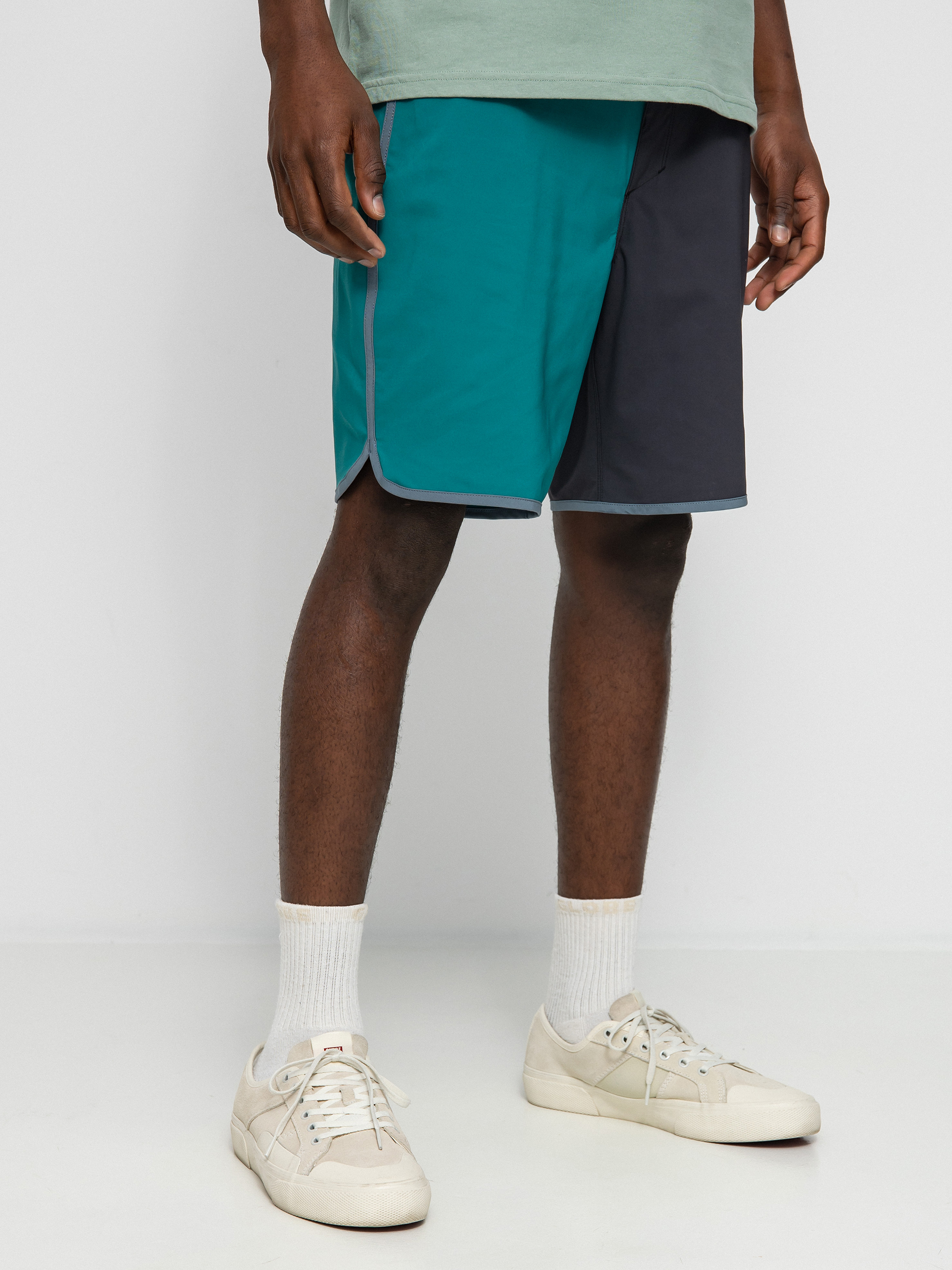 Boardshorty Patagonia Hydropeak Scallop 18 in (flying fish patch harlequin ink black)