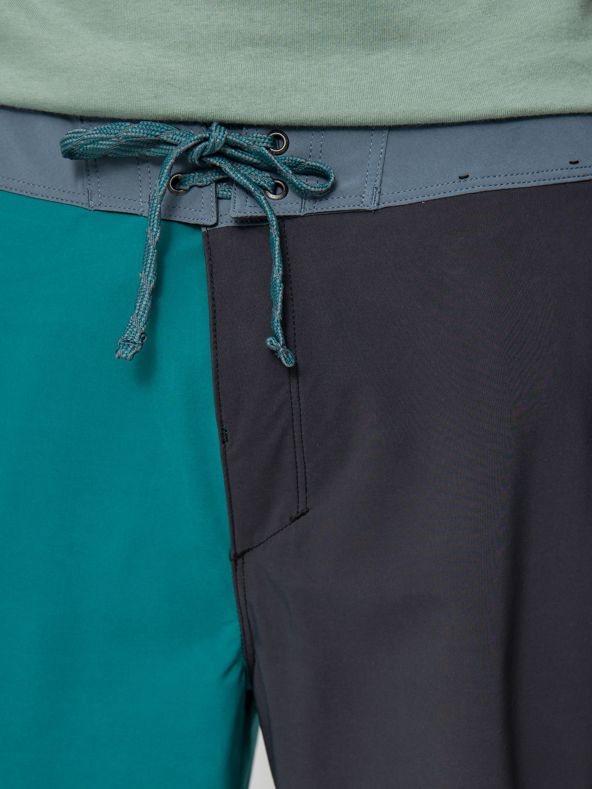 Boardshorty Patagonia Hydropeak Scallop 18 in (flying fish patch harlequin ink black)