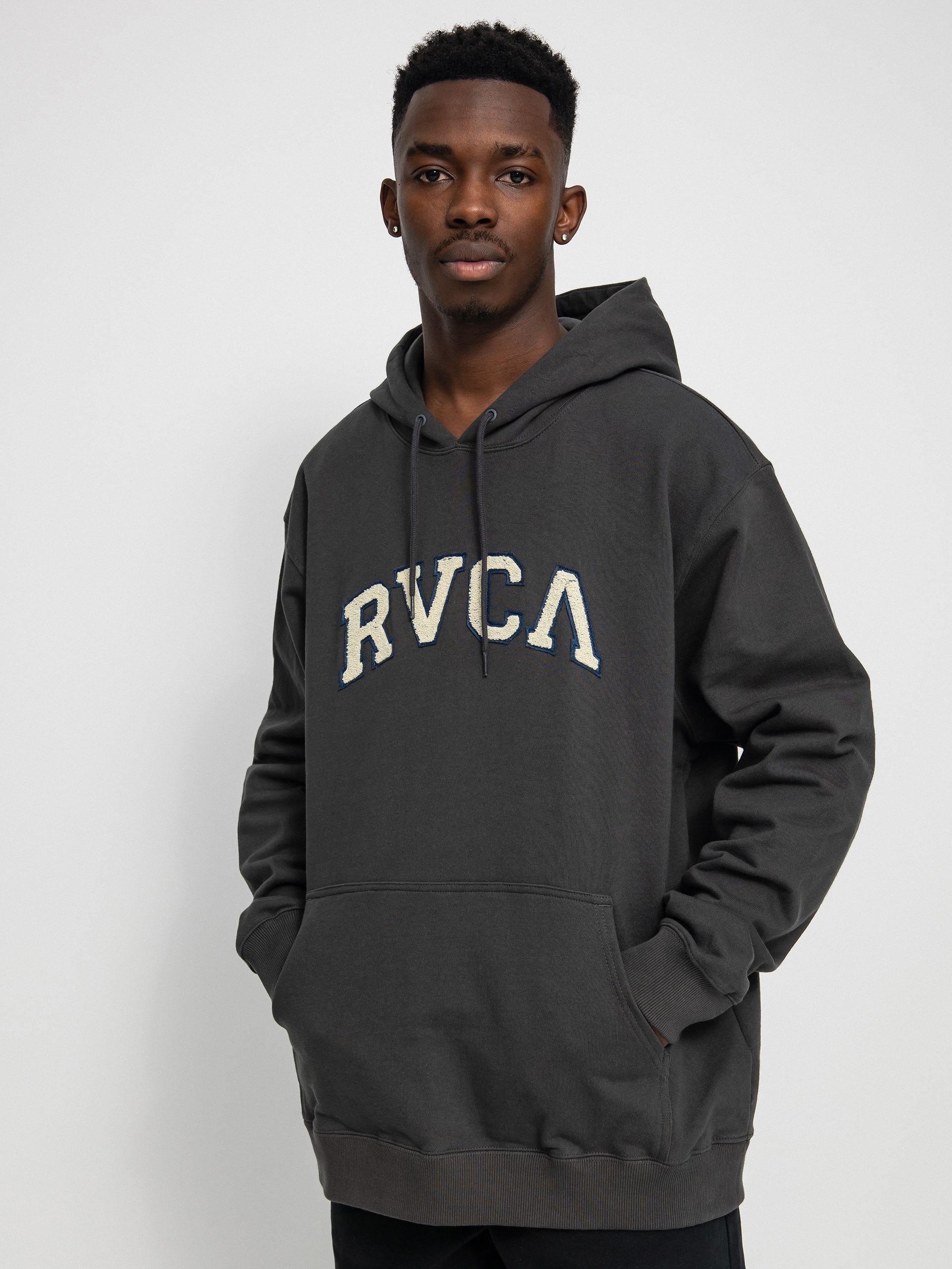 Bluza z kapturem RVCA Concord Applique HD (pirate black)