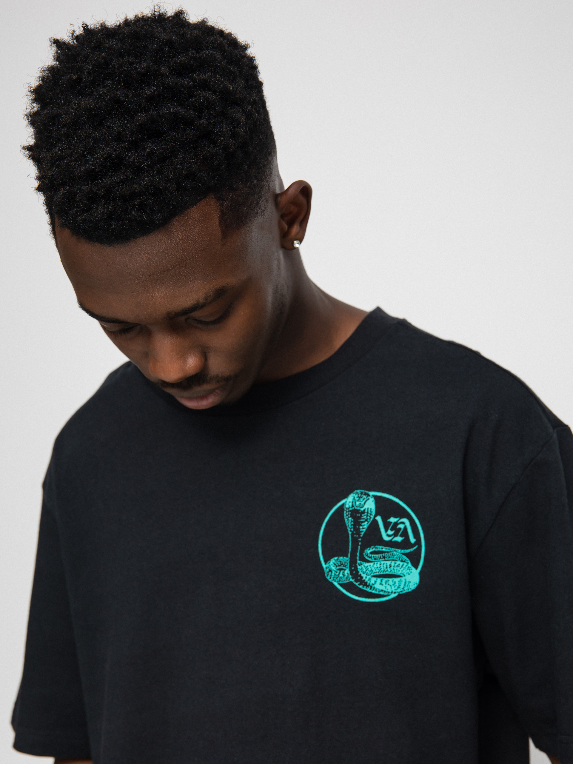 T-shirt RVCA Cobra University (black)