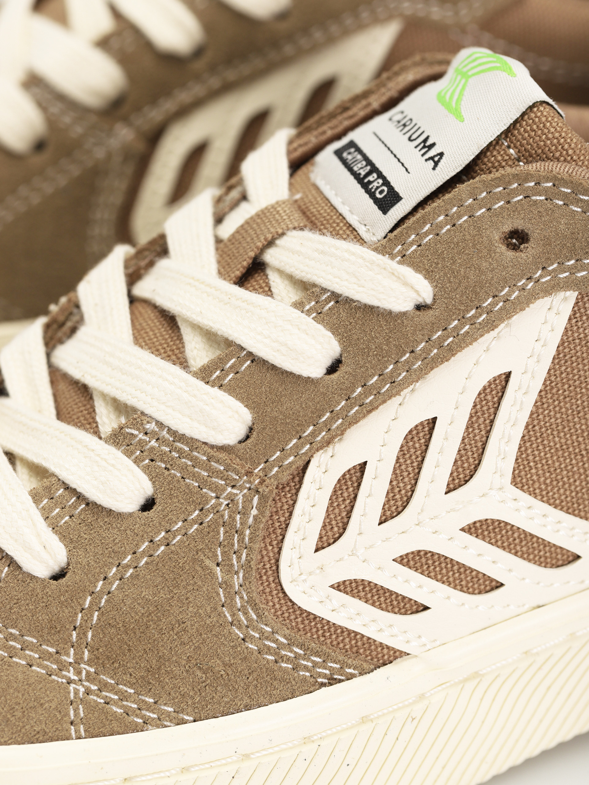 Buty Cariuma Catiba Pro (burnt sand suede and canvas contrast thread ivory logo)
