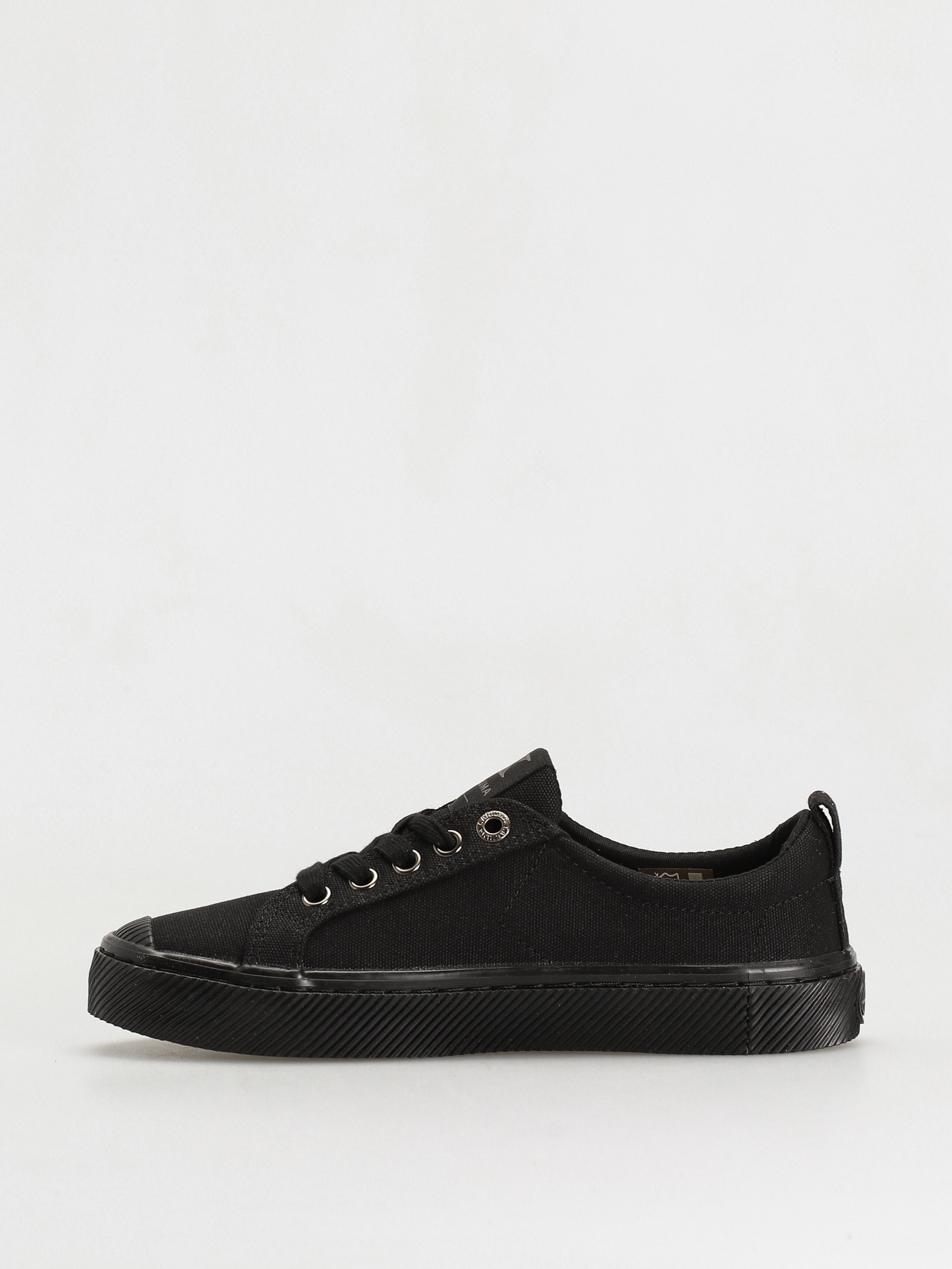 Buty Cariuma Oca Low (all black canvas)