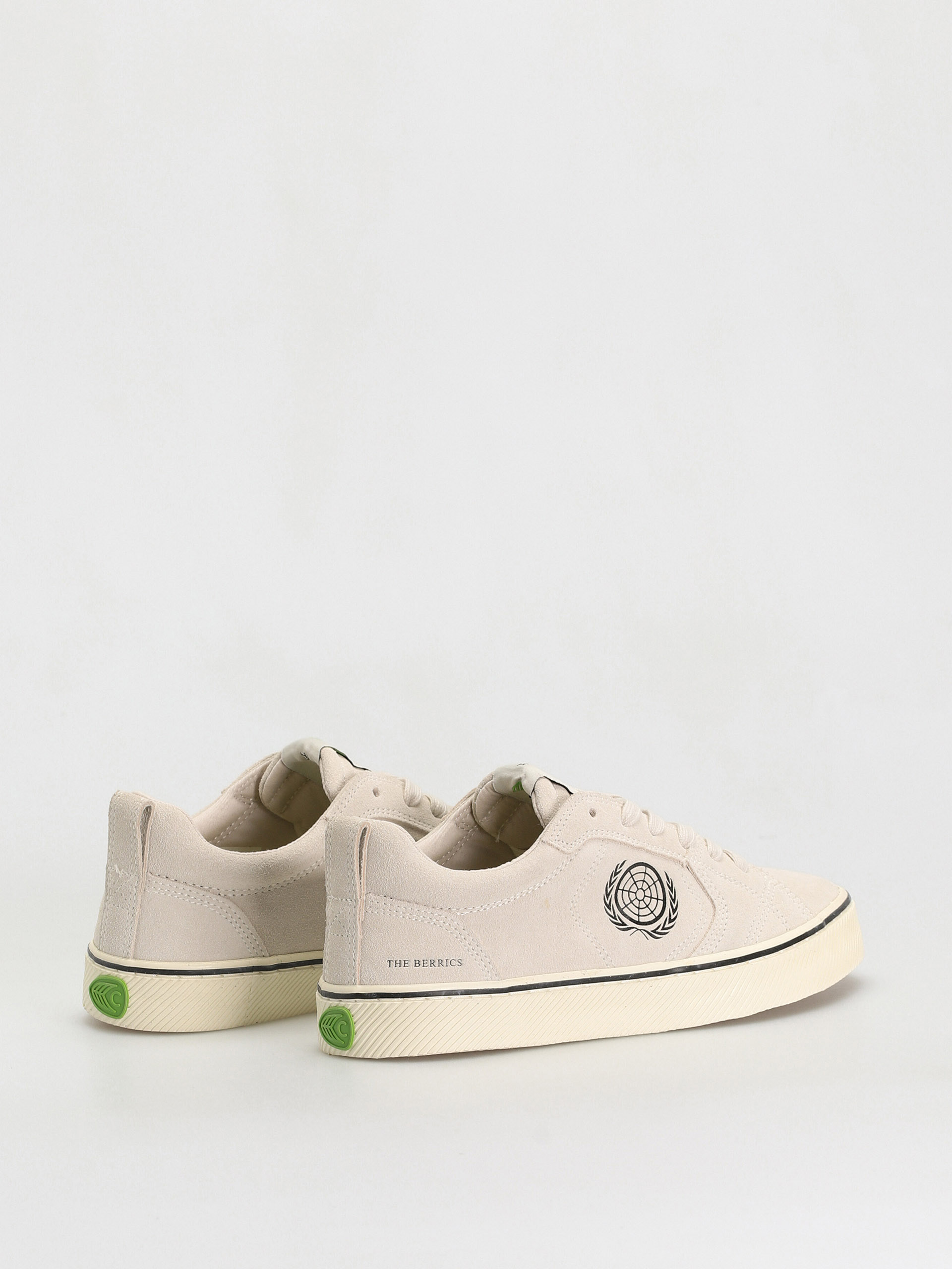 Buty Cariuma Catiba Pro Berrics (vintage white suede)
