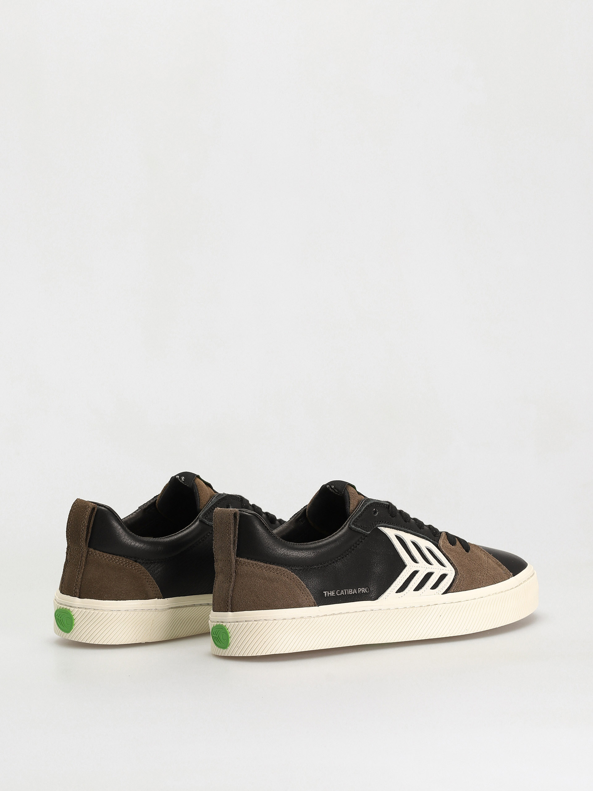 Buty Cariuma Catiba Pro (black premium leather dark khaki suede)