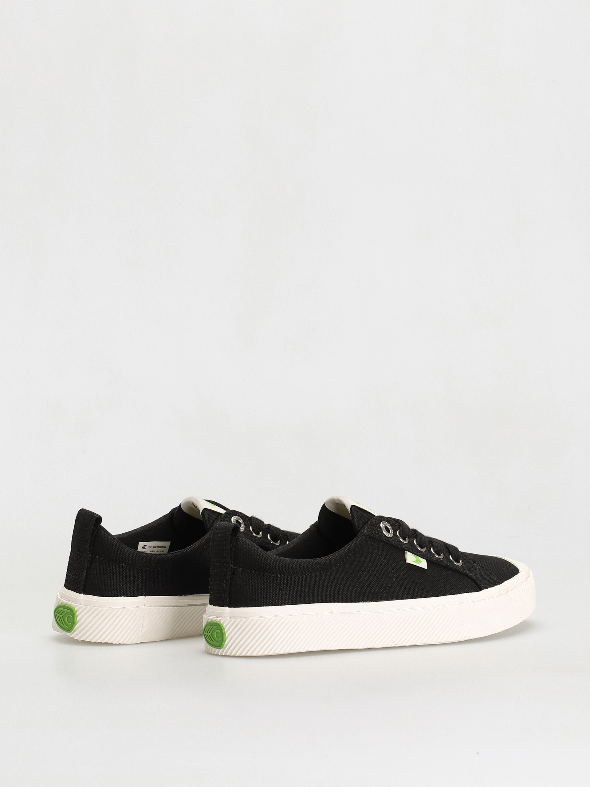 Buty Cariuma Oca Low (black canvas)