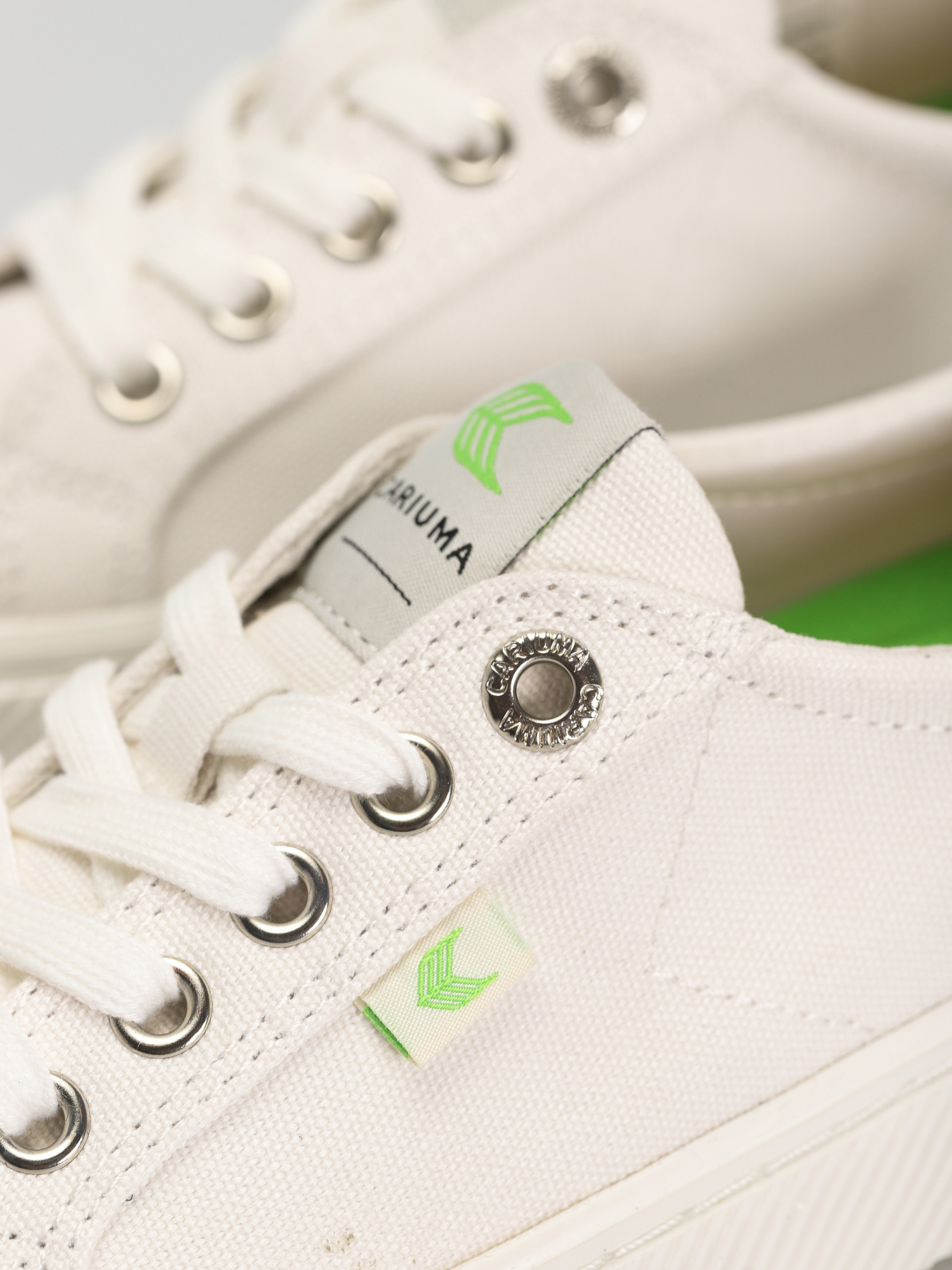 Buty Cariuma Oca Low (off white canvas)