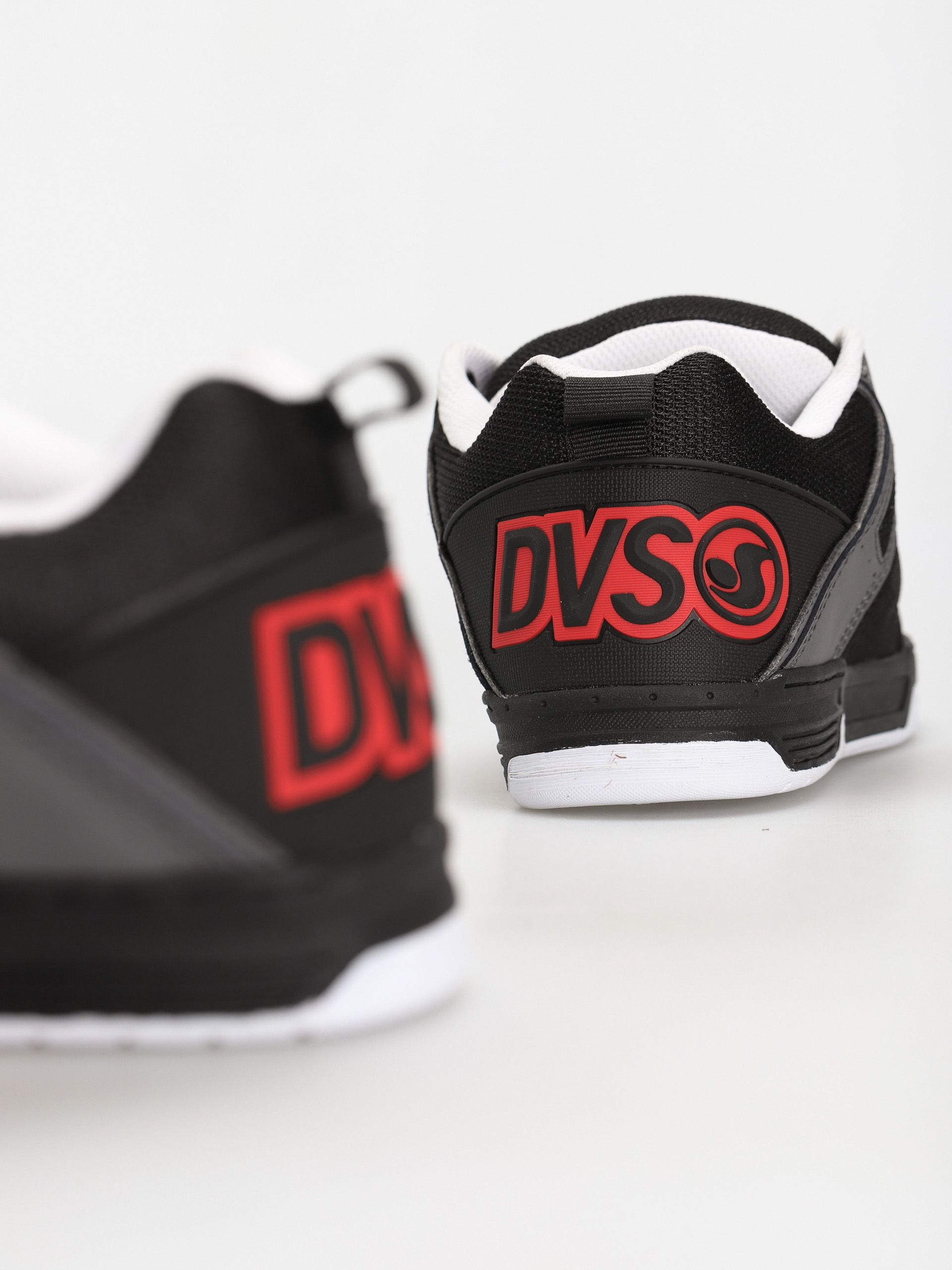 Buty DVS Comanche (black charcoal fiery red nubuck)