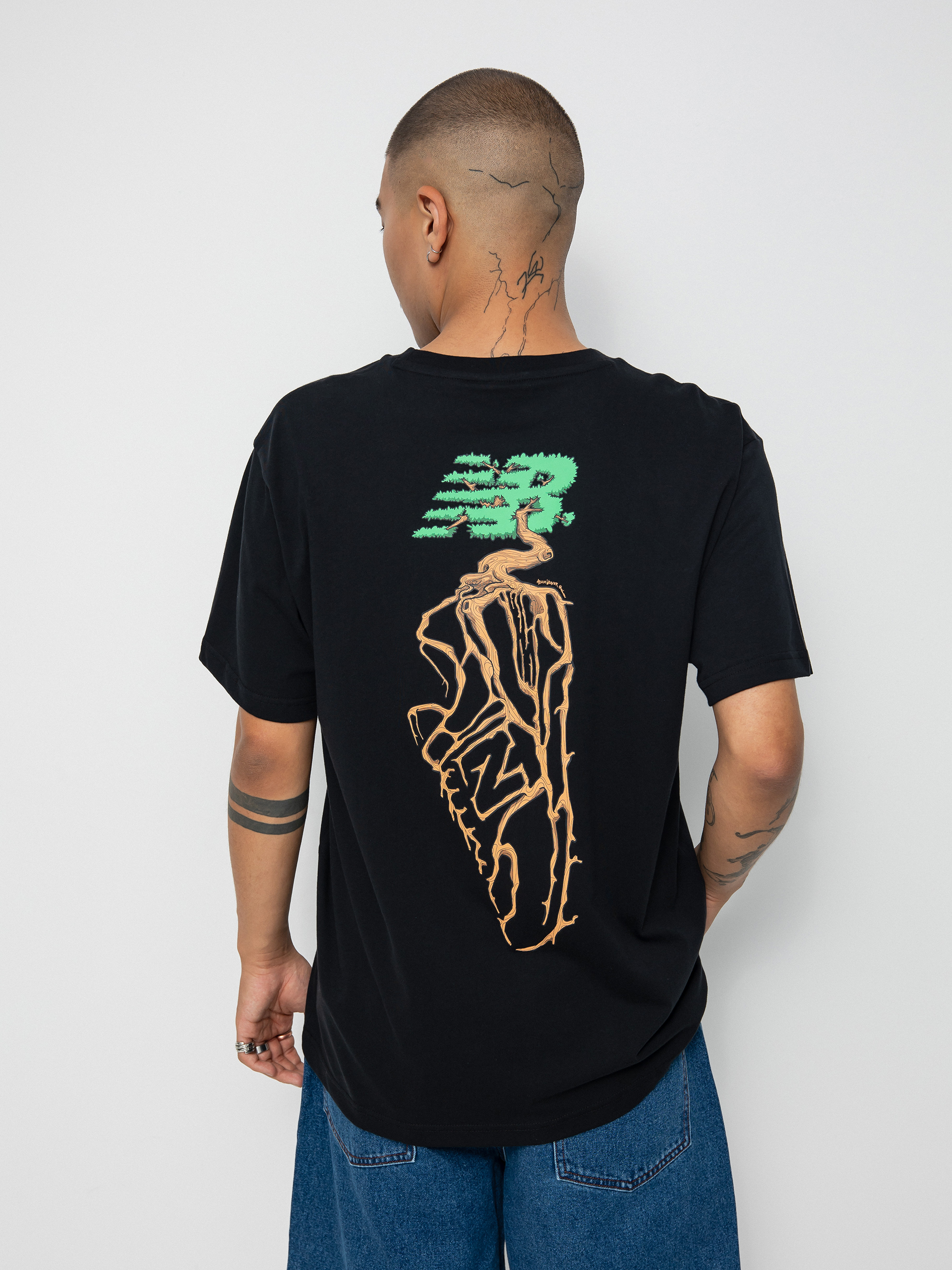 T-shirt New Balance Essentials Roots Graphic (black)