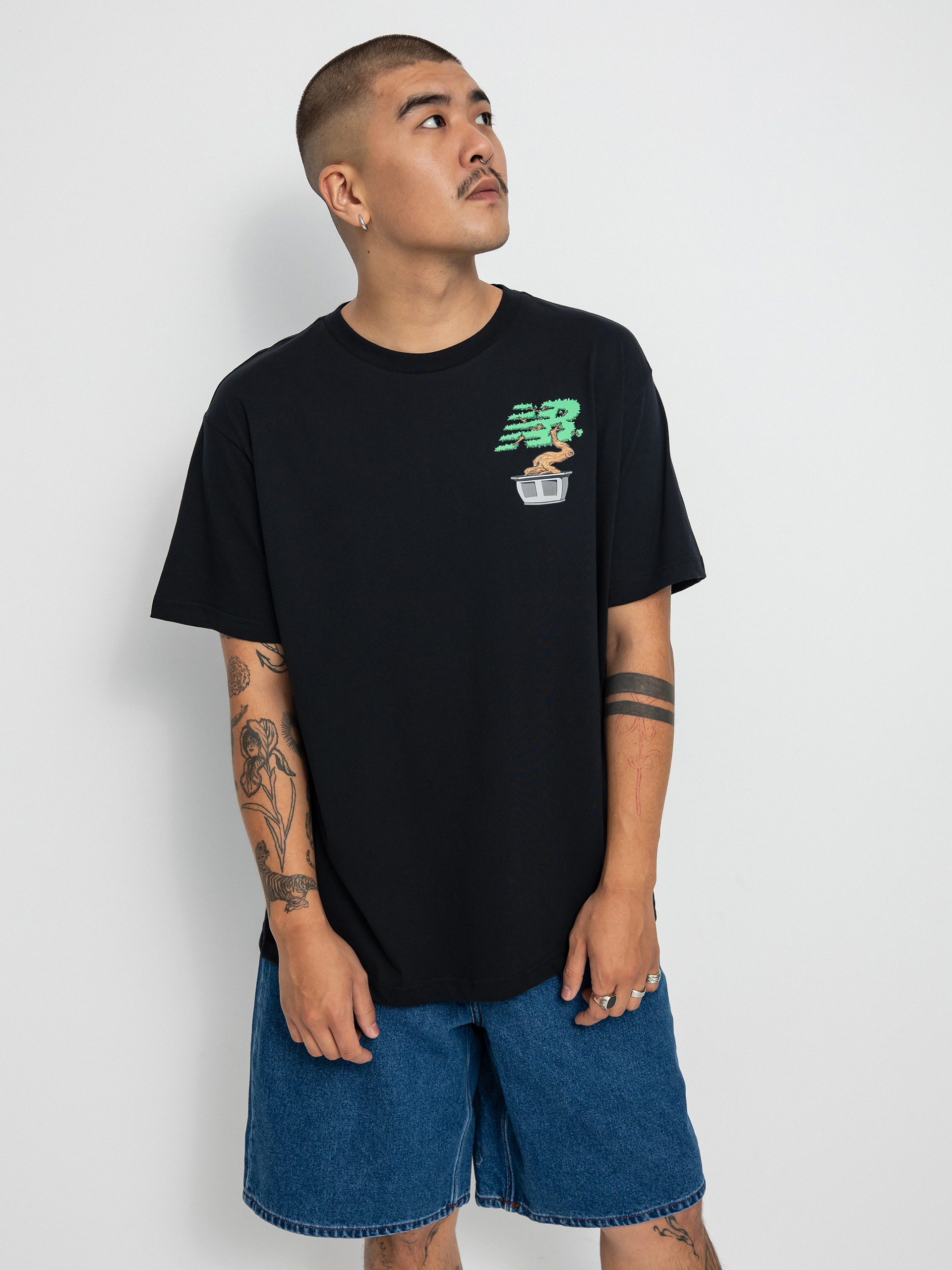 T-shirt New Balance Essentials Roots Graphic (black)