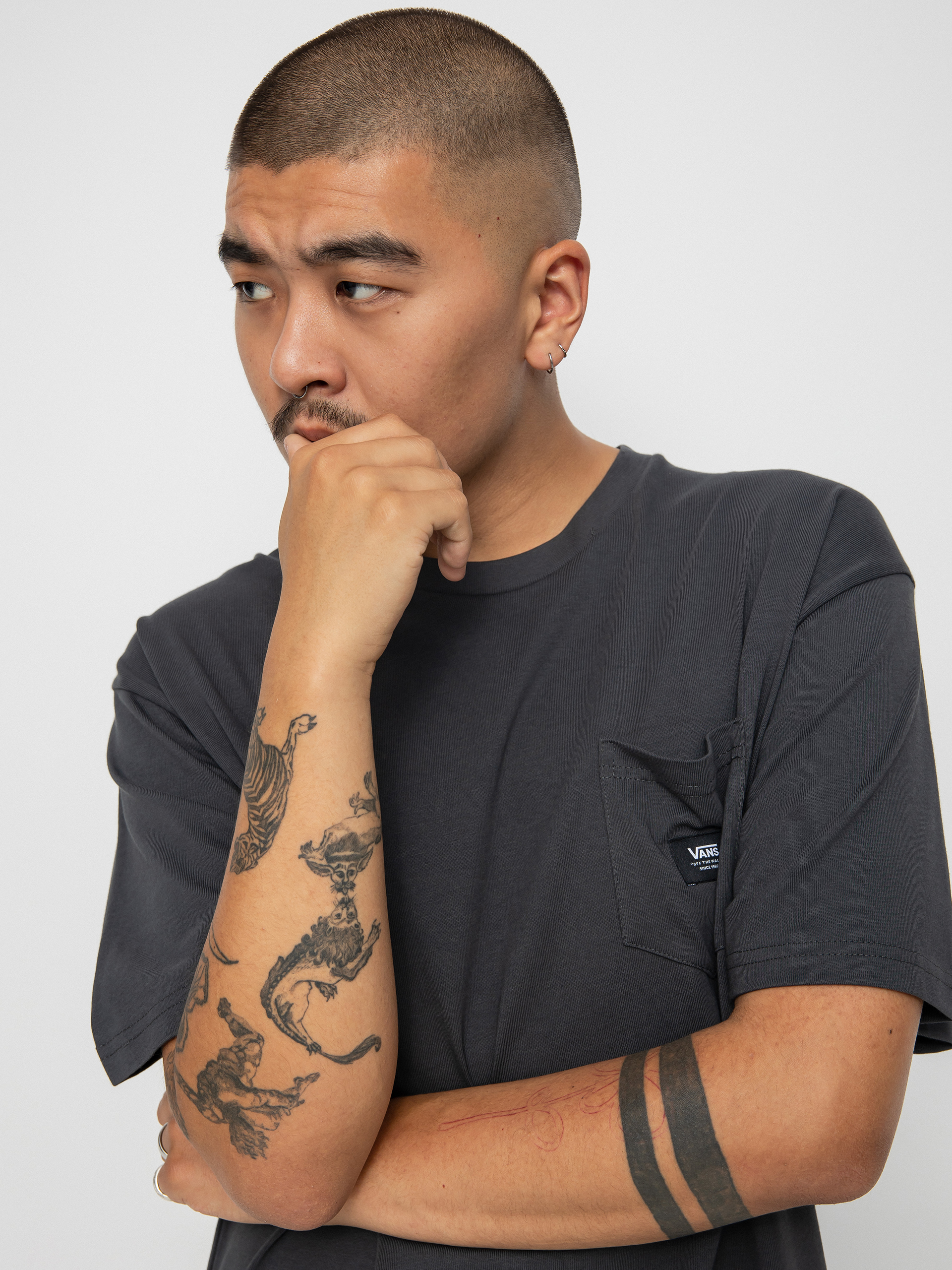 T-shirt Vans Woven Patch Pocket M (asphalt)