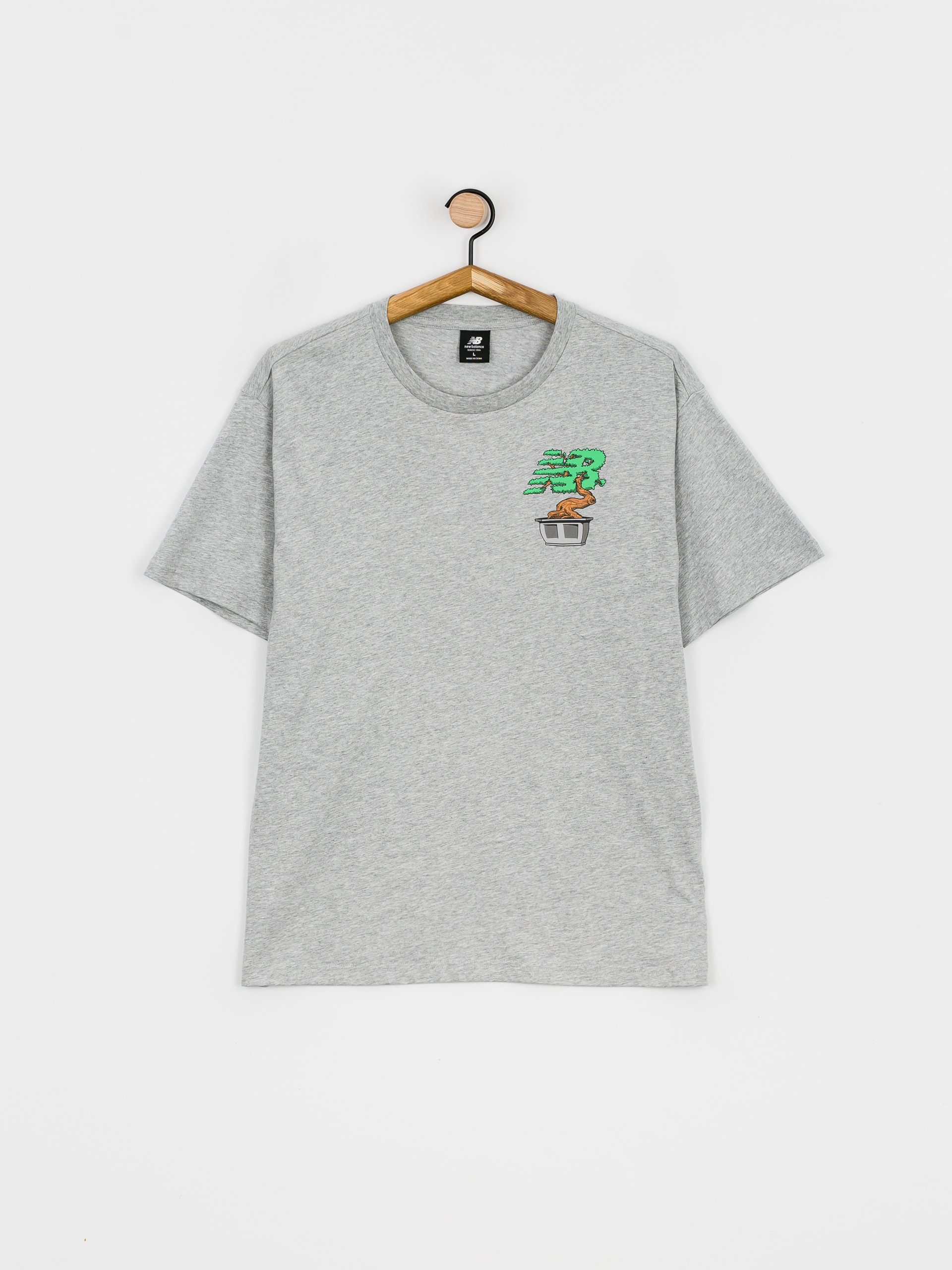 T-shirt New Balance Essentials Roots Graphic (grey)