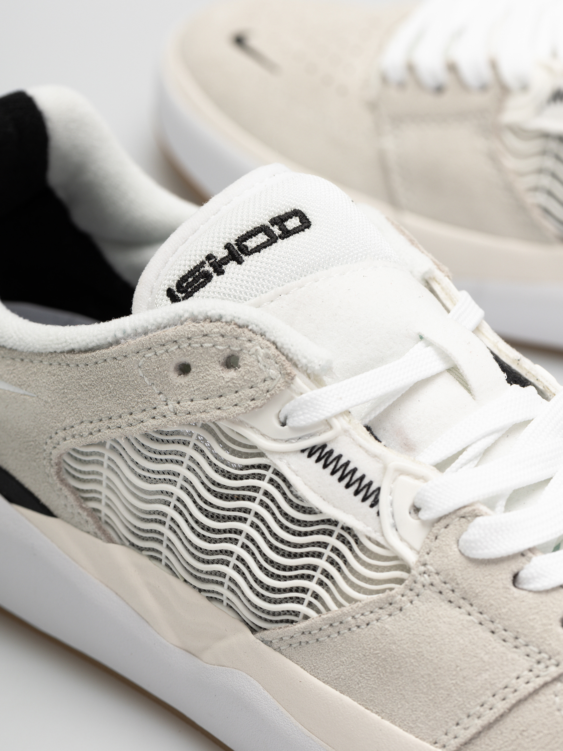 Buty Nike SB Ishod (summit white/white summit white black)