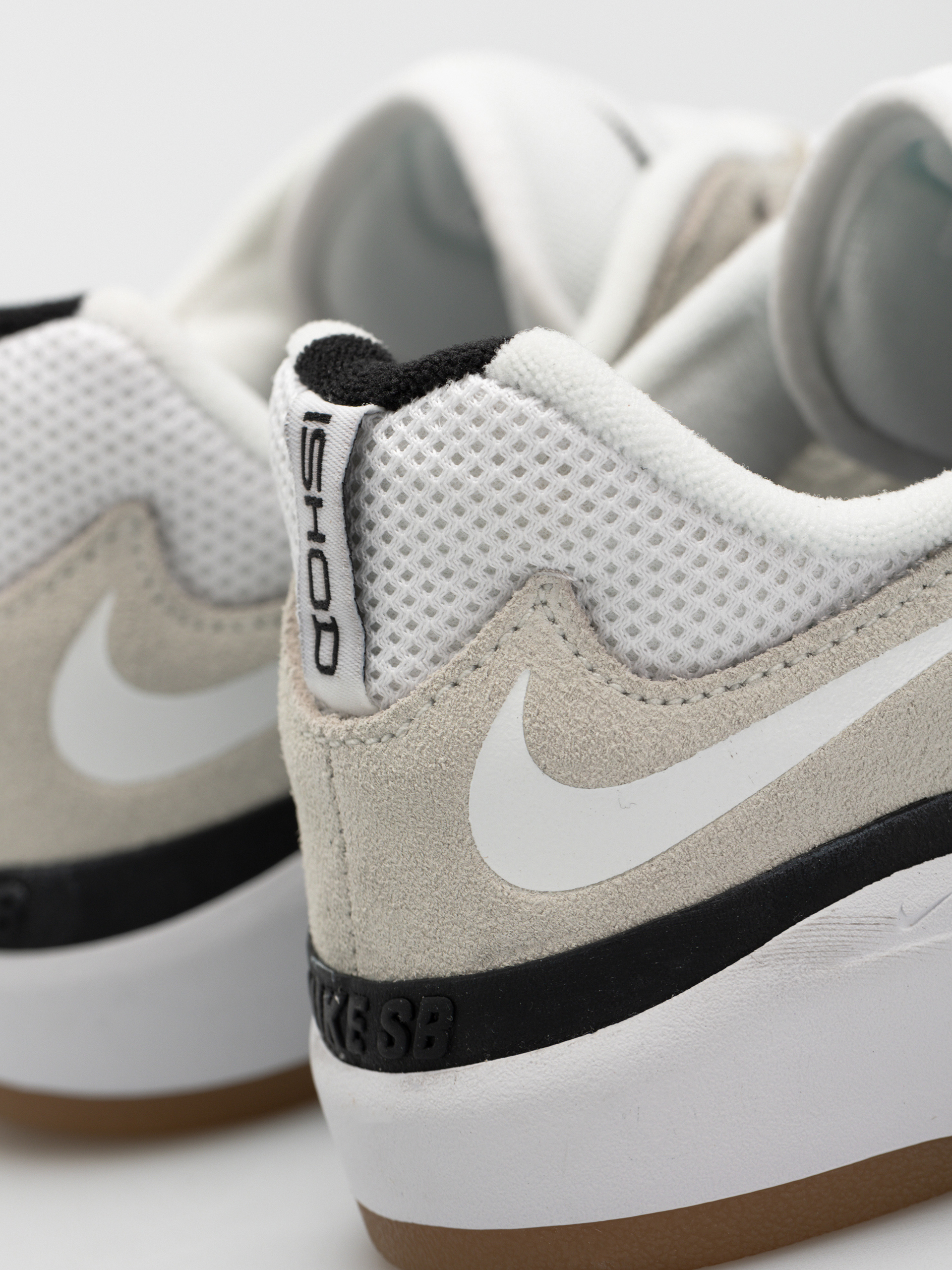 Buty Nike SB Ishod (summit white/white summit white black)