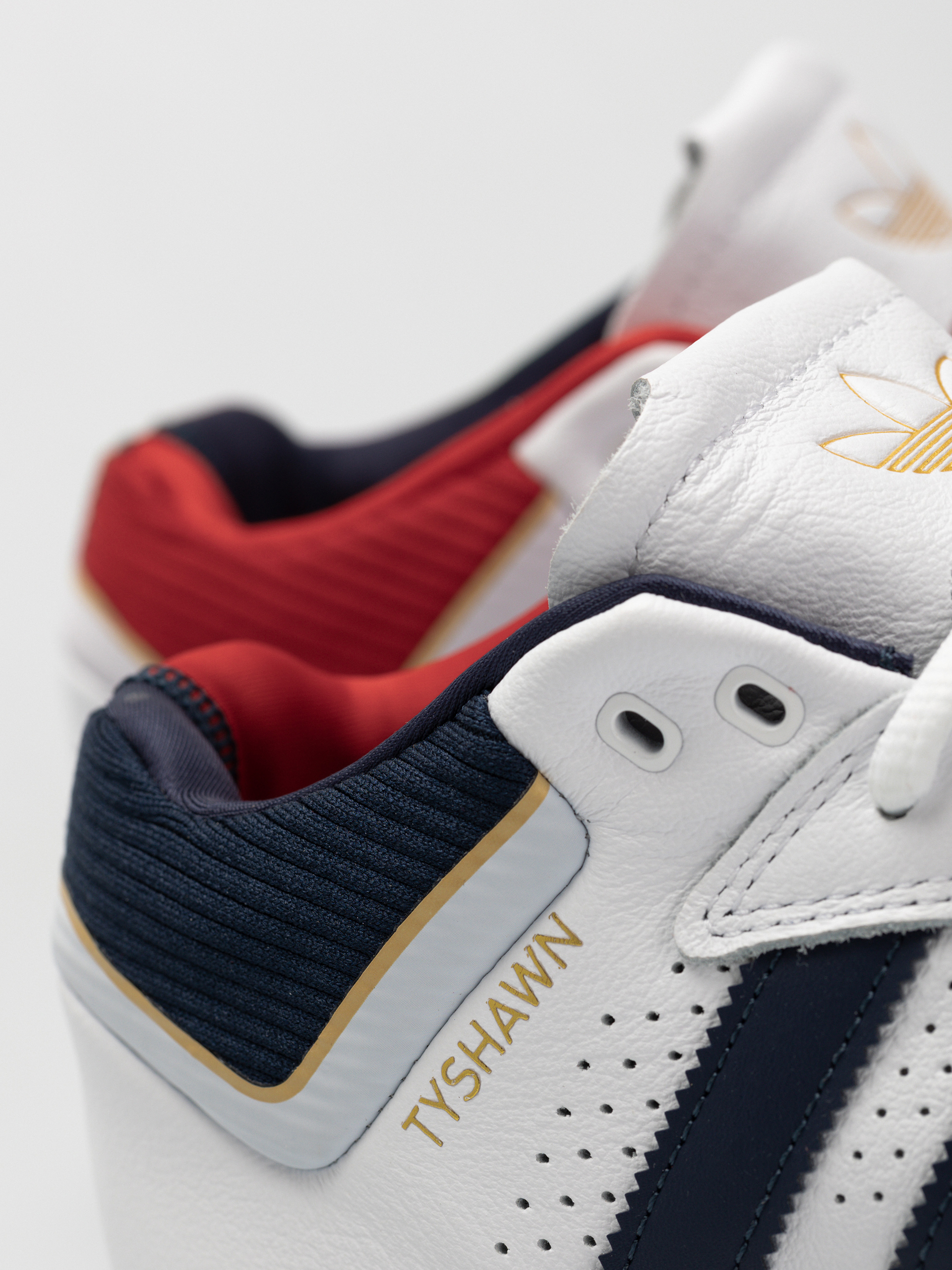 Buty adidas Tyshawn (ftwwht/conavy/goldmt)