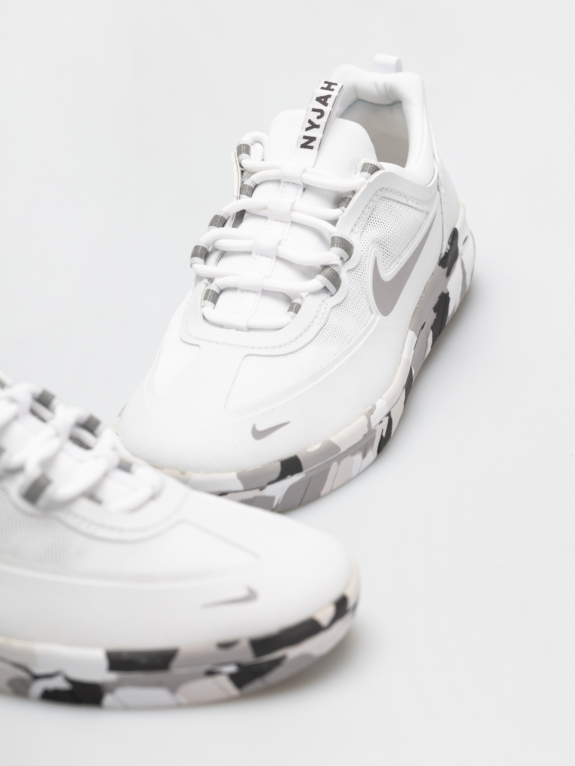 Buty Nike SB Nyjah Free 2 (white/atmosphere grey thunder grey)