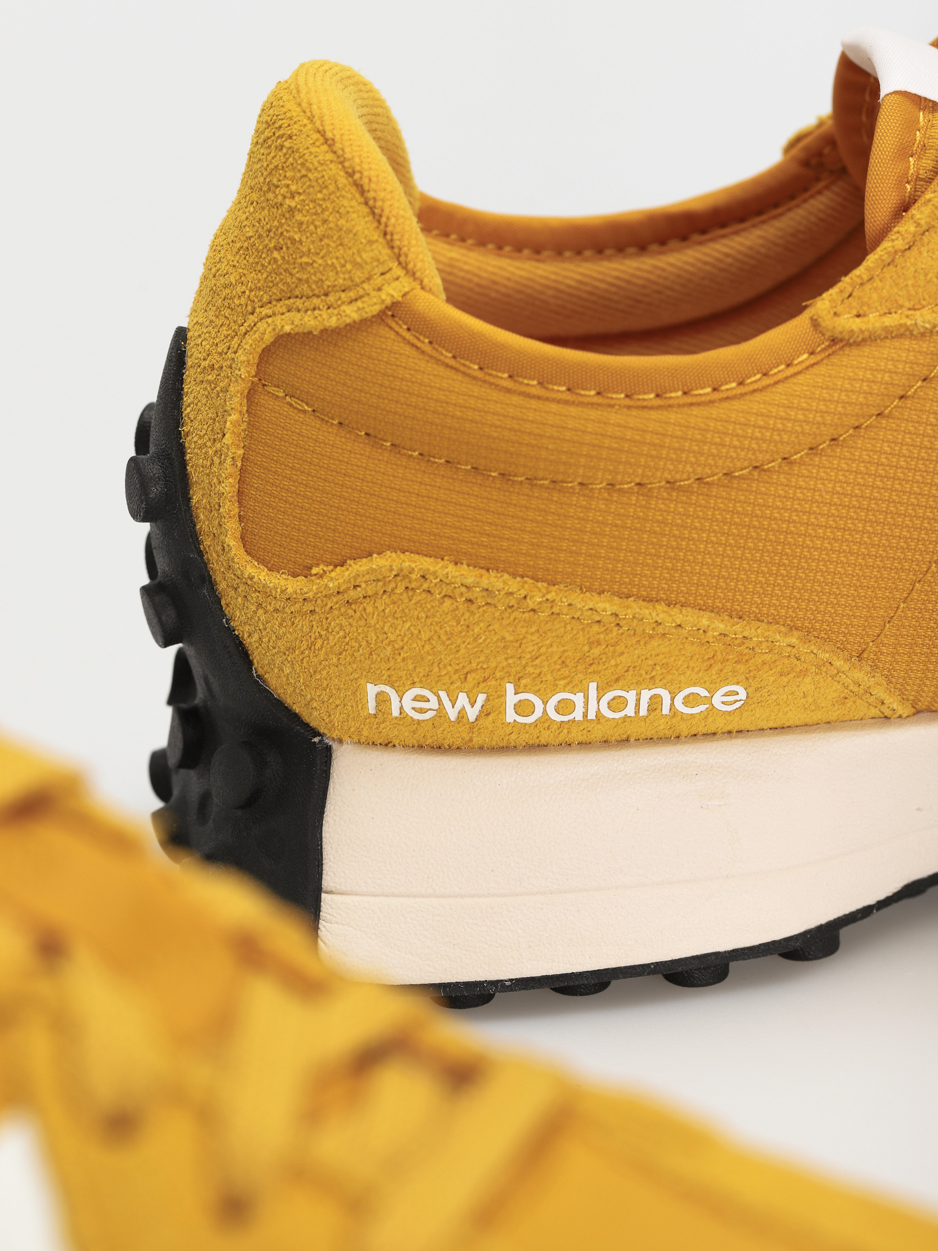 Buty New Balance 327 (varsity gold)