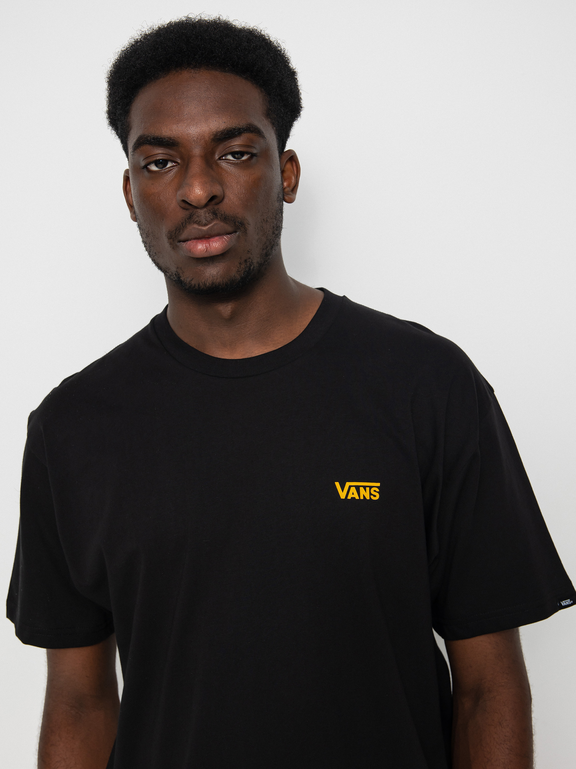 T-shirt Vans Left Chest Logo Plus (black/golden yellow)