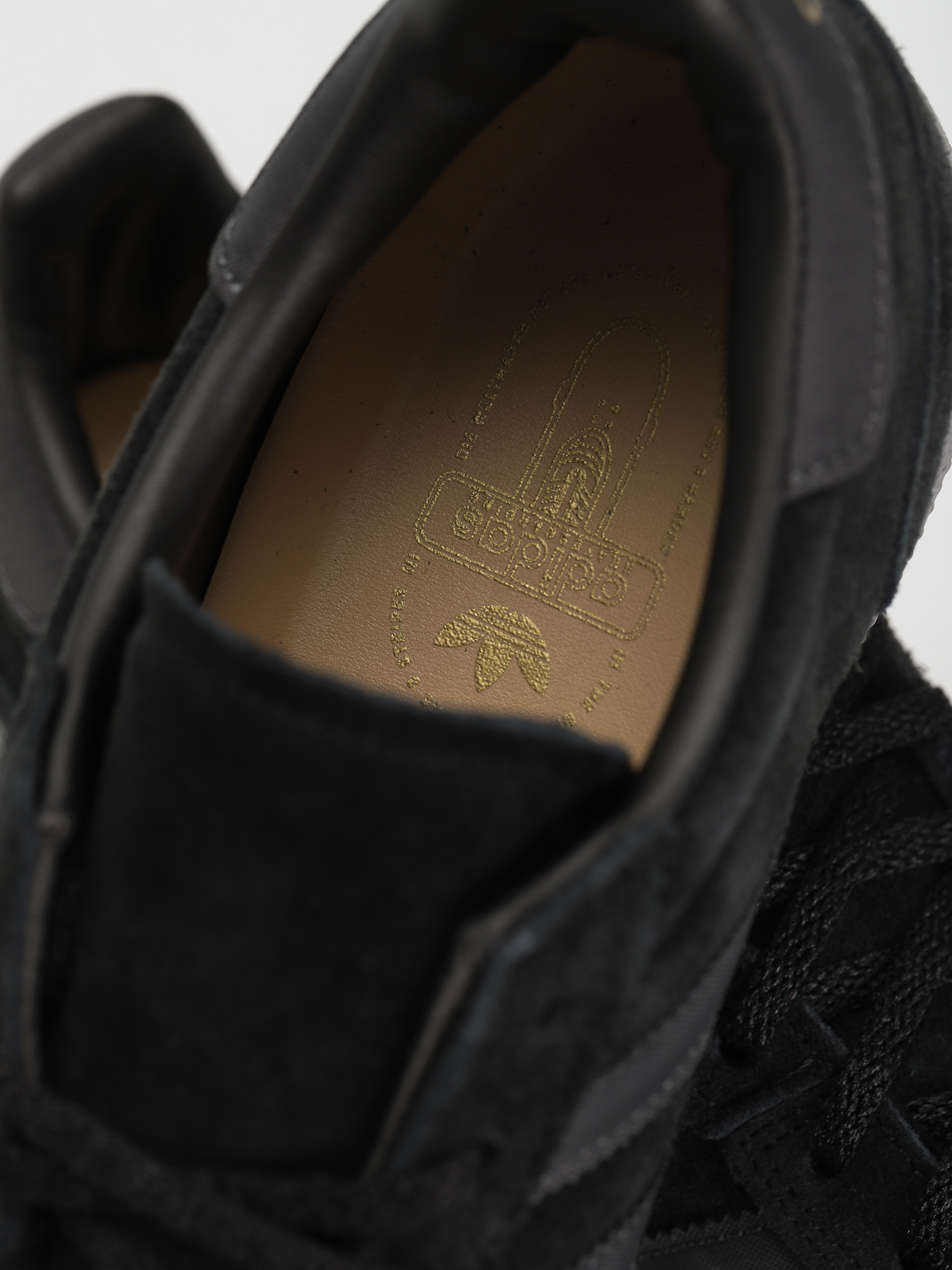 Buty adidas Busenitz Vintage (cblack/gresix/grethr)