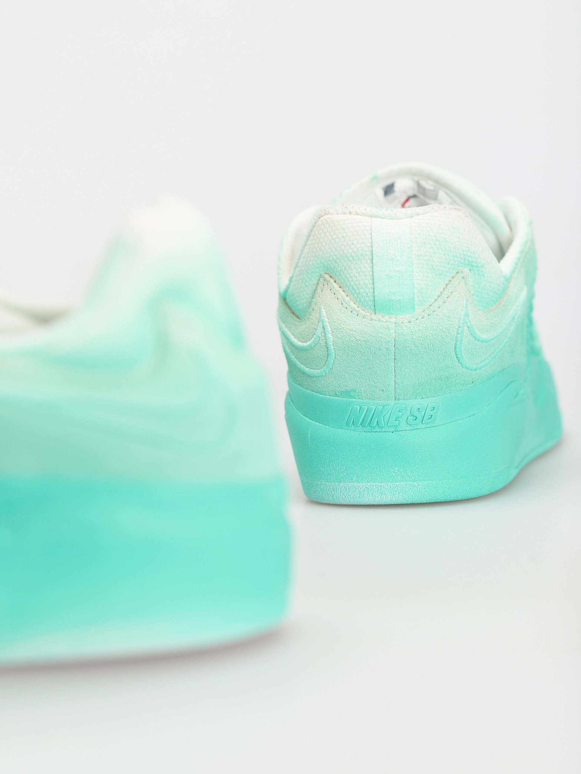 Buty Nike SB Ishod Wair Prm (light menta/light menta light menta)