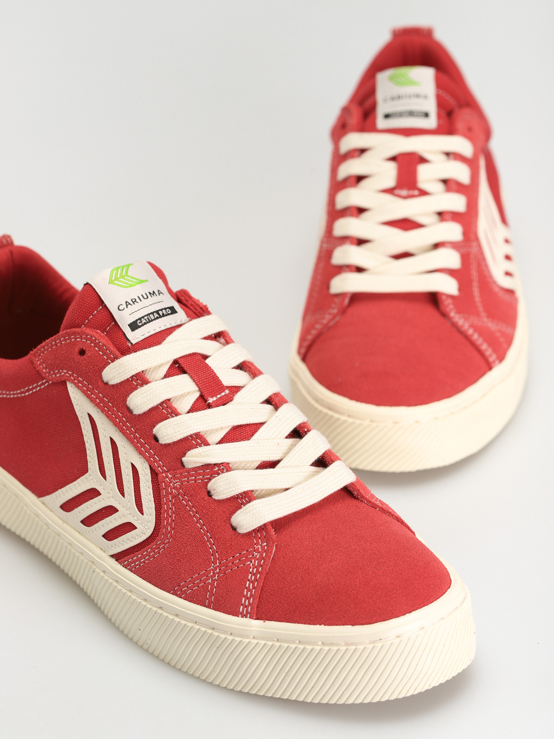 Buty Cariuma Catiba Pro (samba red suede and canvas contrast thread ivory logo)