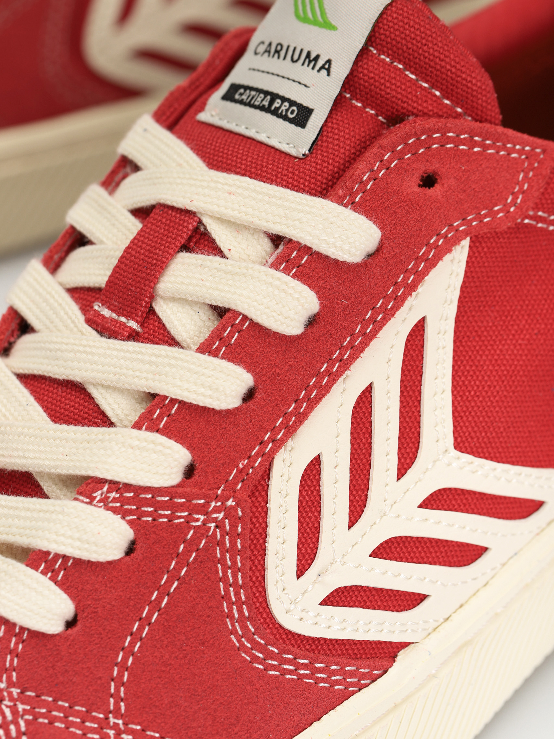 Buty Cariuma Catiba Pro (samba red suede and canvas contrast thread ivory logo)