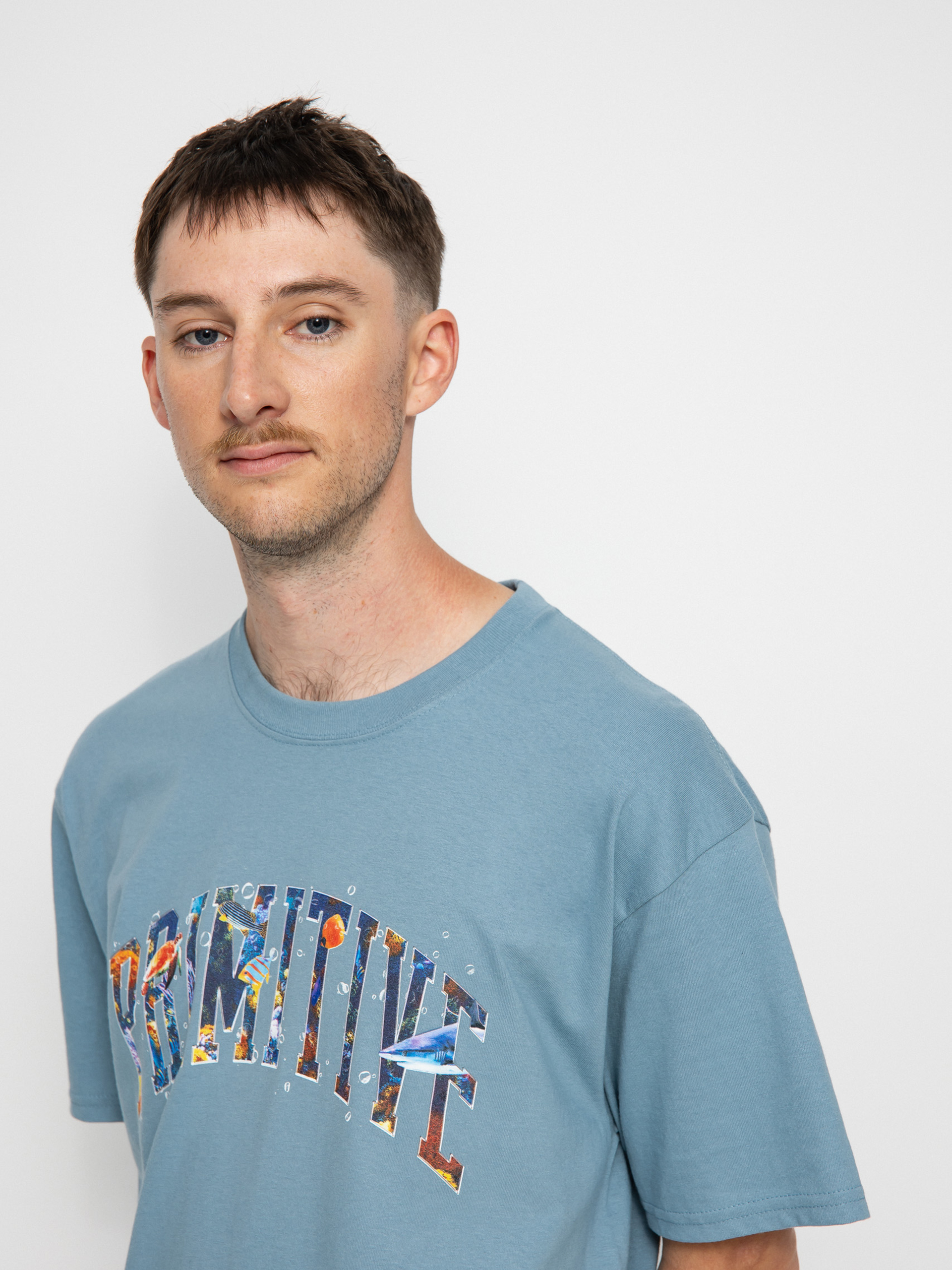 T-shirt Primitive Collegiate Aquatic (slate)